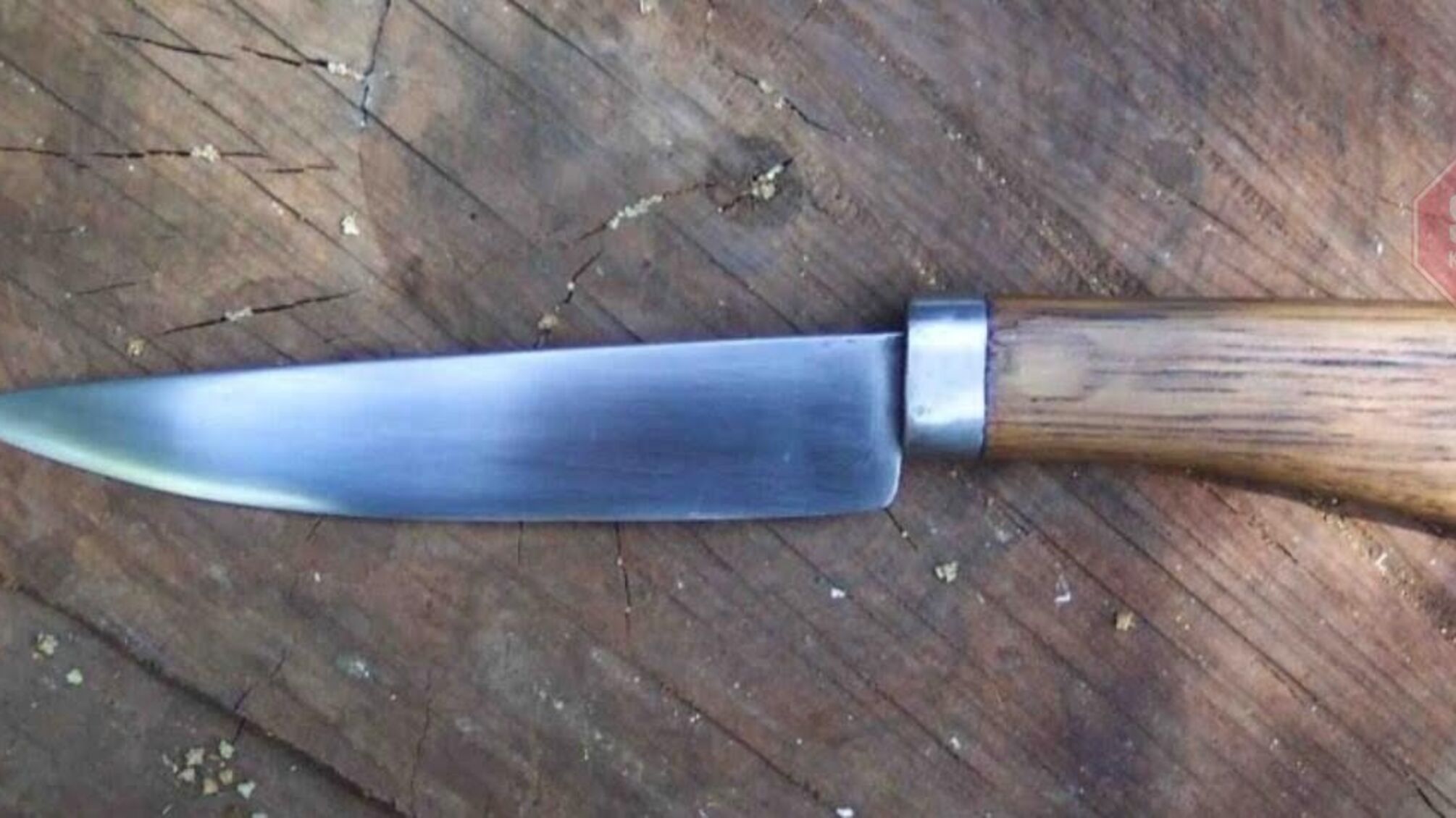 В Полтавській області підліток порізав себе ножем: потерпілий у лікарні