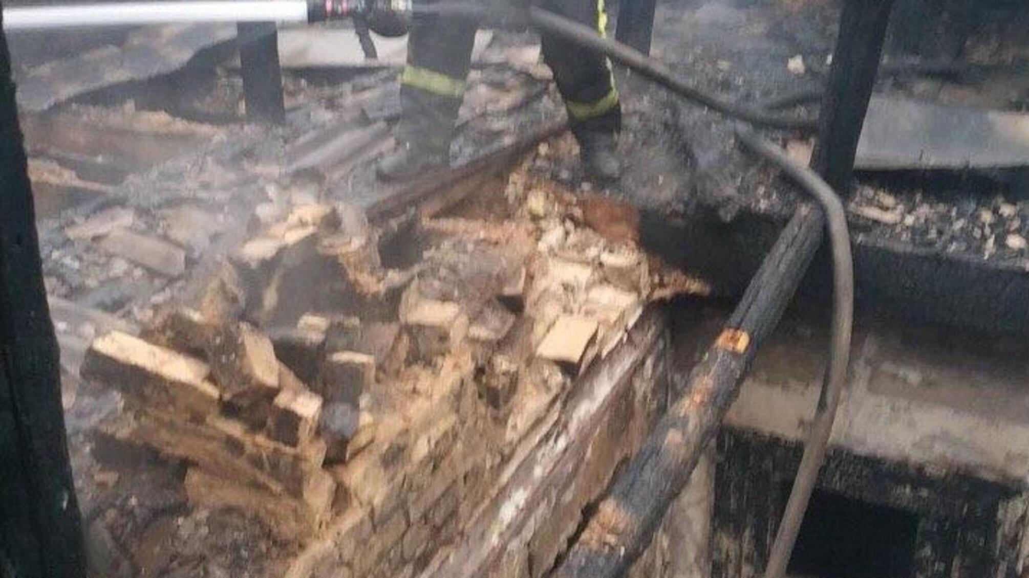 м. Київ: ліквідовано пожежу у відселеній будівлі