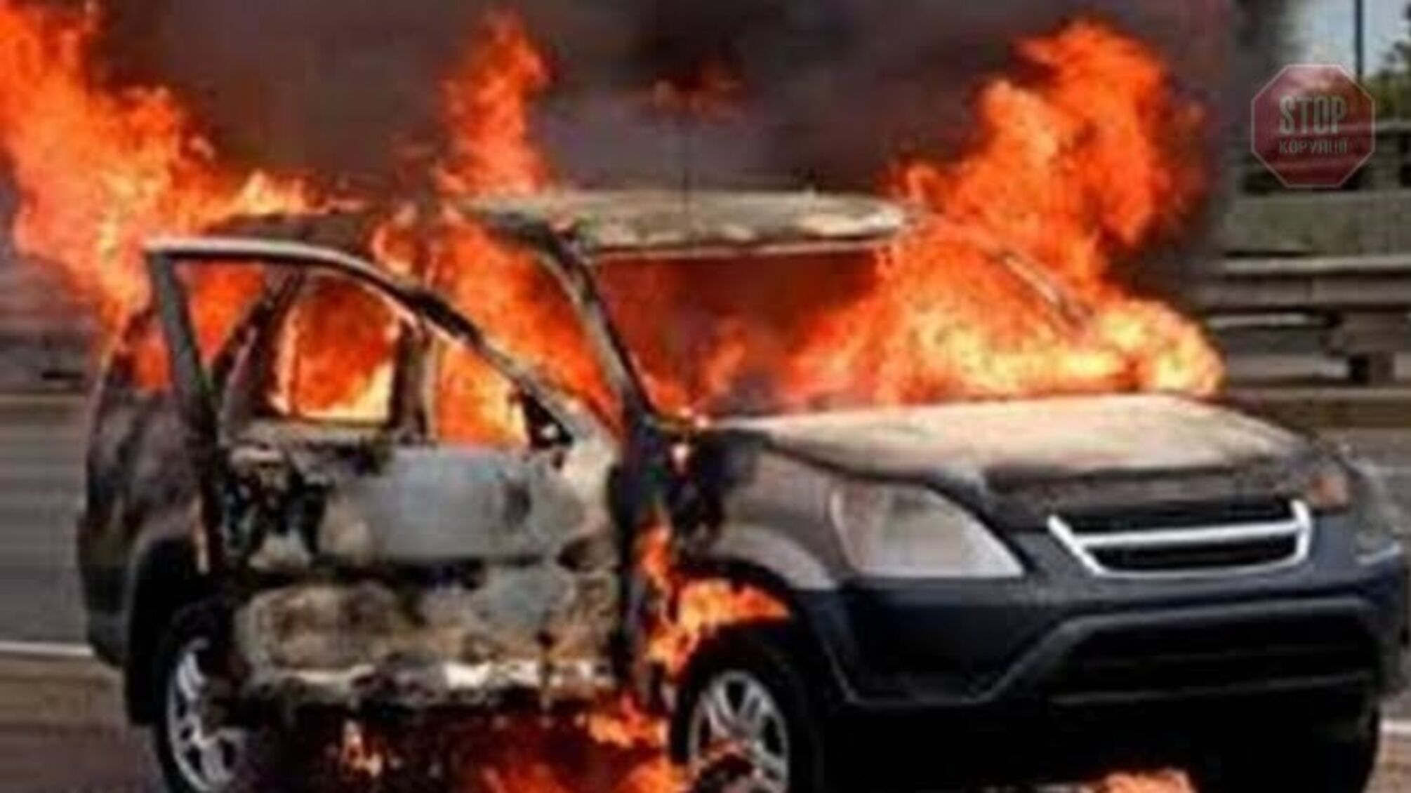 На Закарпатті згорів автомобіль: поліція шукає підпалювача