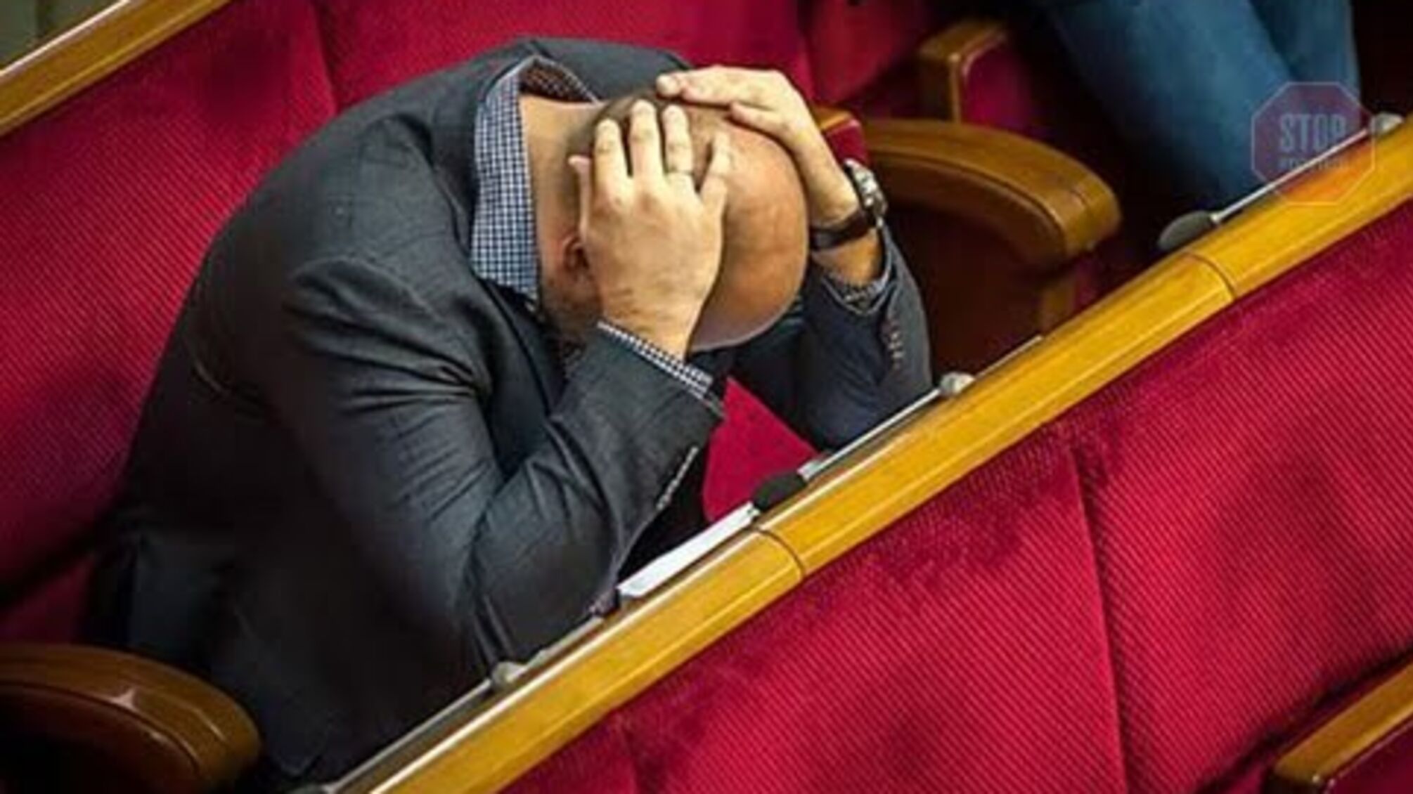 Стало відомо, хто з нардепів не отримав зарплату через прогули