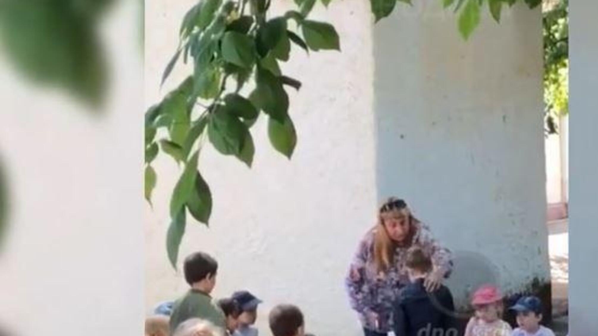 Заліз до дитсадка, щоб вкрасти ноутбук: на Сумщині затримали юнака