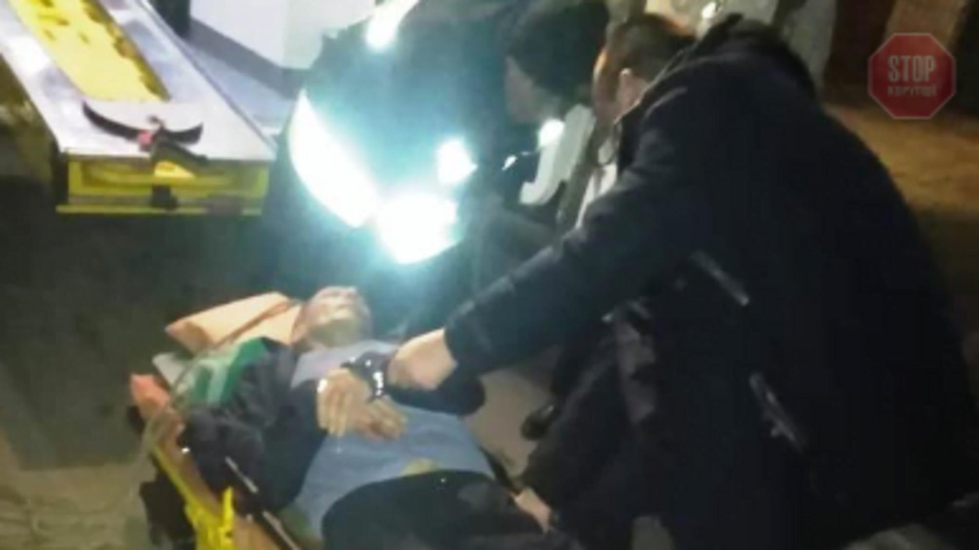 Чоловік, який намагався скоїти суїцид у Херсоні, помер у лікарні (фото)