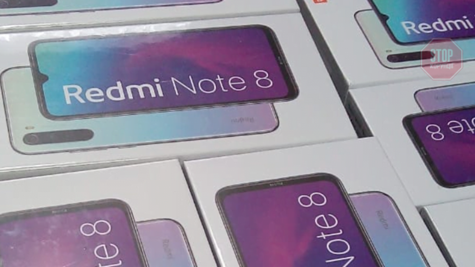 Українець позбувся 257 смартфонів та мікроавтобуса – подробиці (фото, відео)