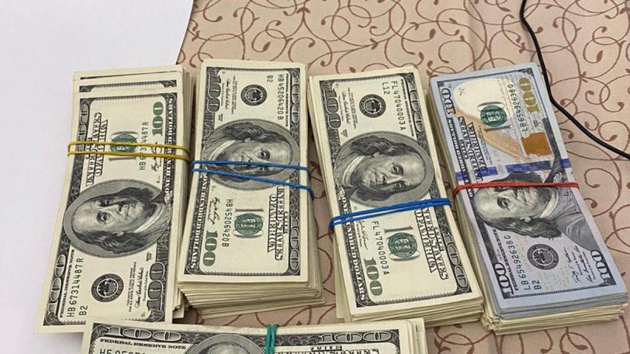 Трьох осіб викрито на пропозиції 5 млн дол. США голові Фонду держмайна України