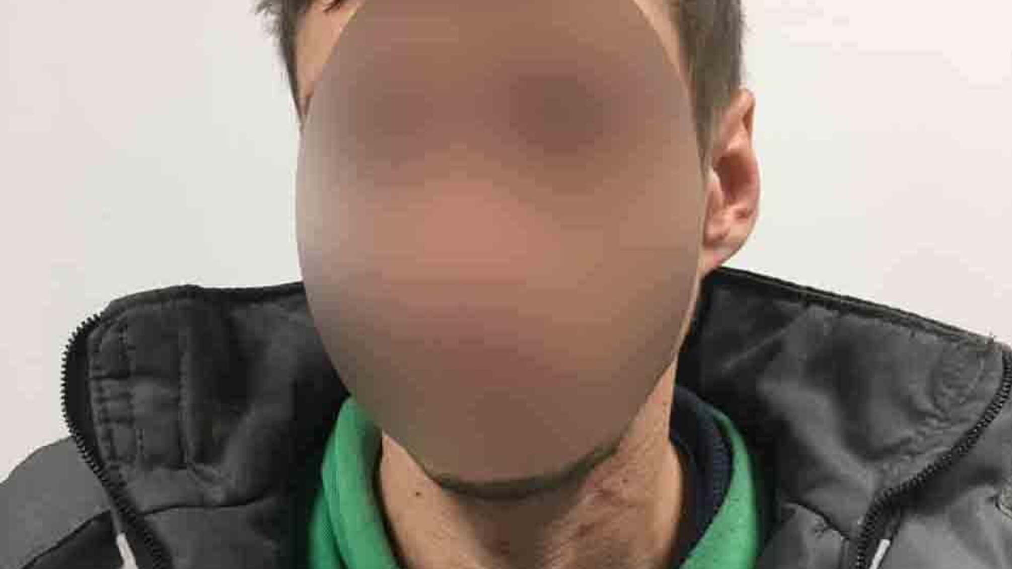 У столиці поліцейські встановили трьох осіб, які підозрюються у розклеюванні провокативних бігбордів