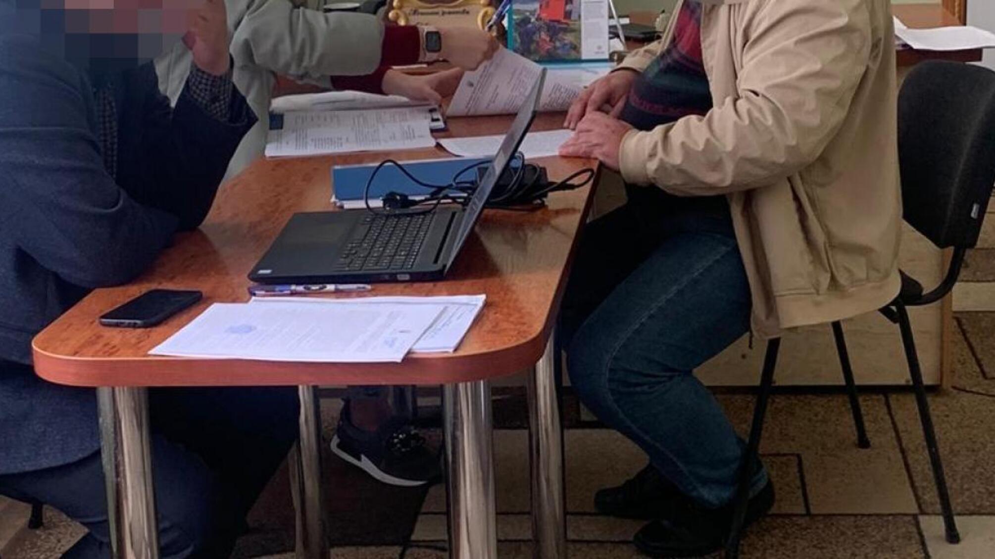 Систематично вимагав кошти у засудженого – ДБР повідомило про підозру начальнику дільниці однієї із установ виконання покарань Вінниччини