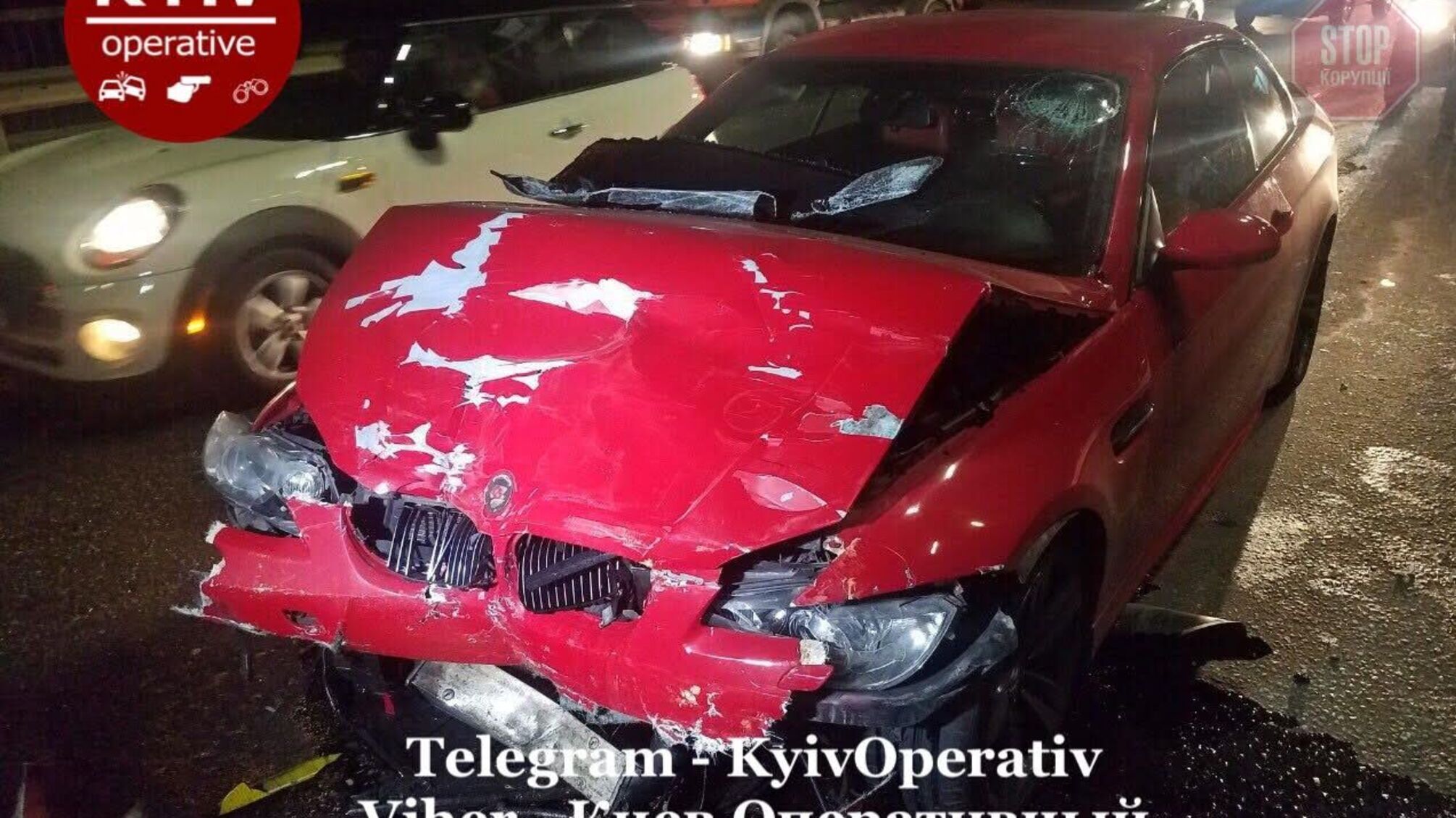 Відволікся на телефон: у столиці сталася ДТП за участю трьох автівок (відео)