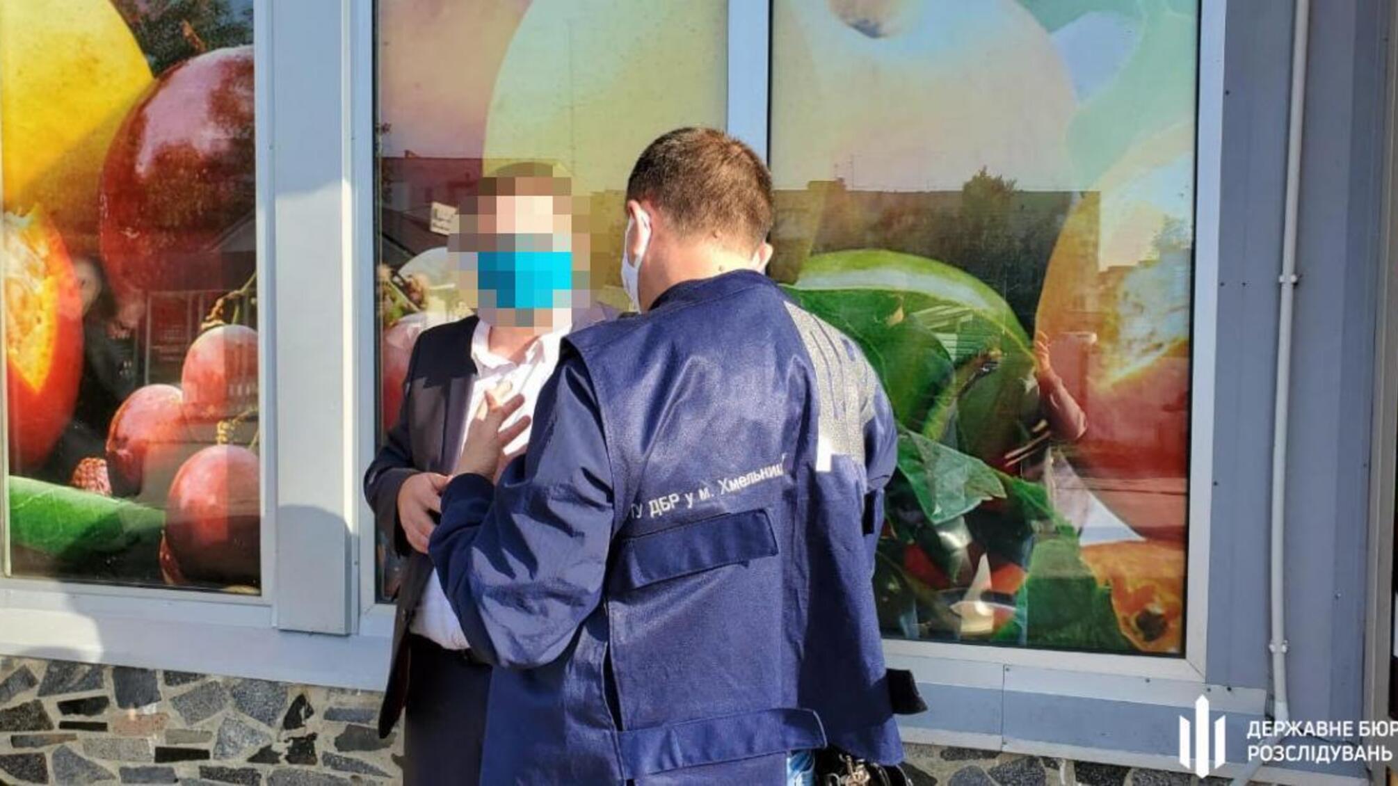 «Злив» інформації податкової служби - на Житомирщині працівника  ДПС затримали «на гарячому» 
