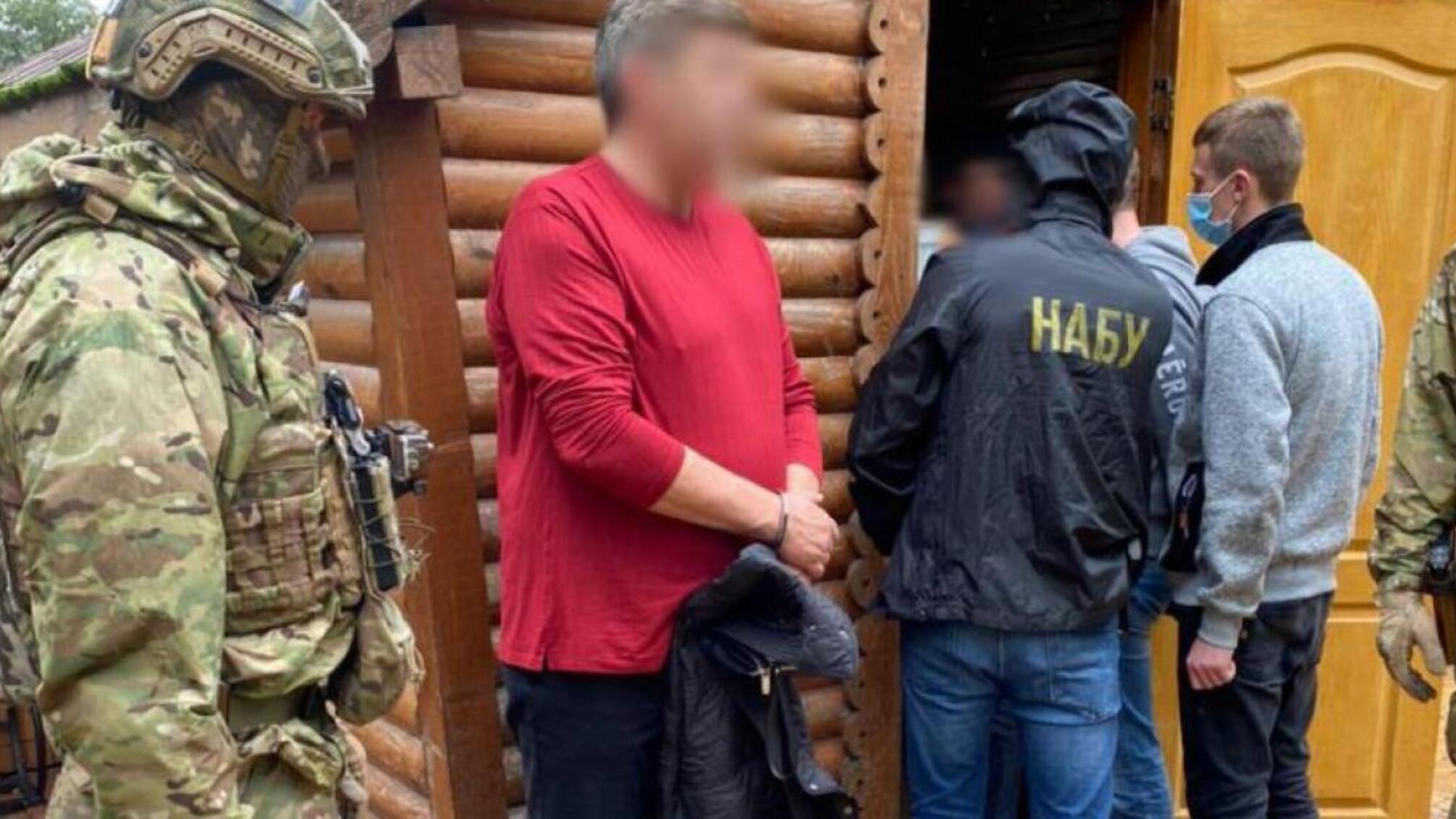 Директору підприємства, викритому на наданні неправомірної вигоди, повідомлено про підозру