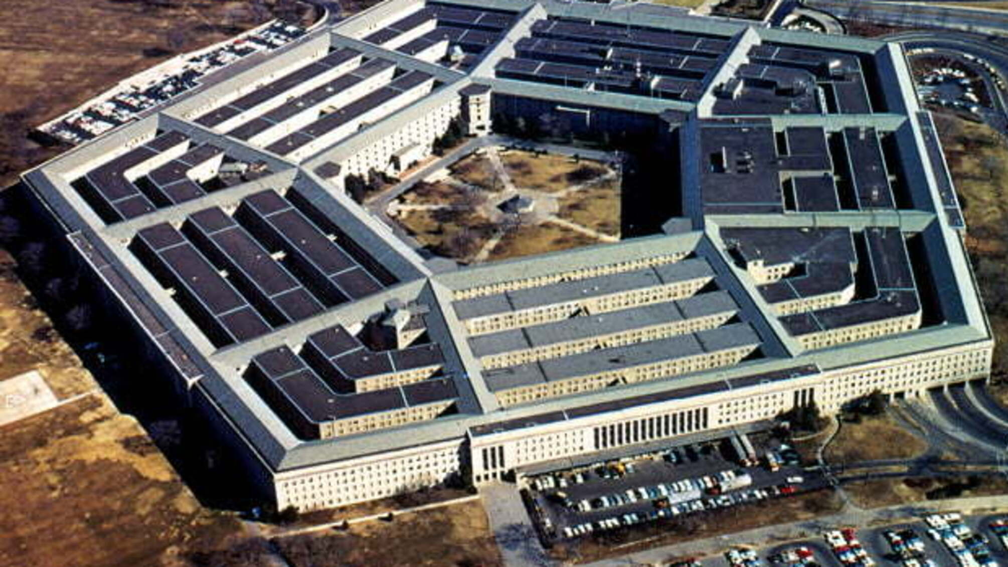 Вищі чини Пентагону пішли на карантин через COVID-19