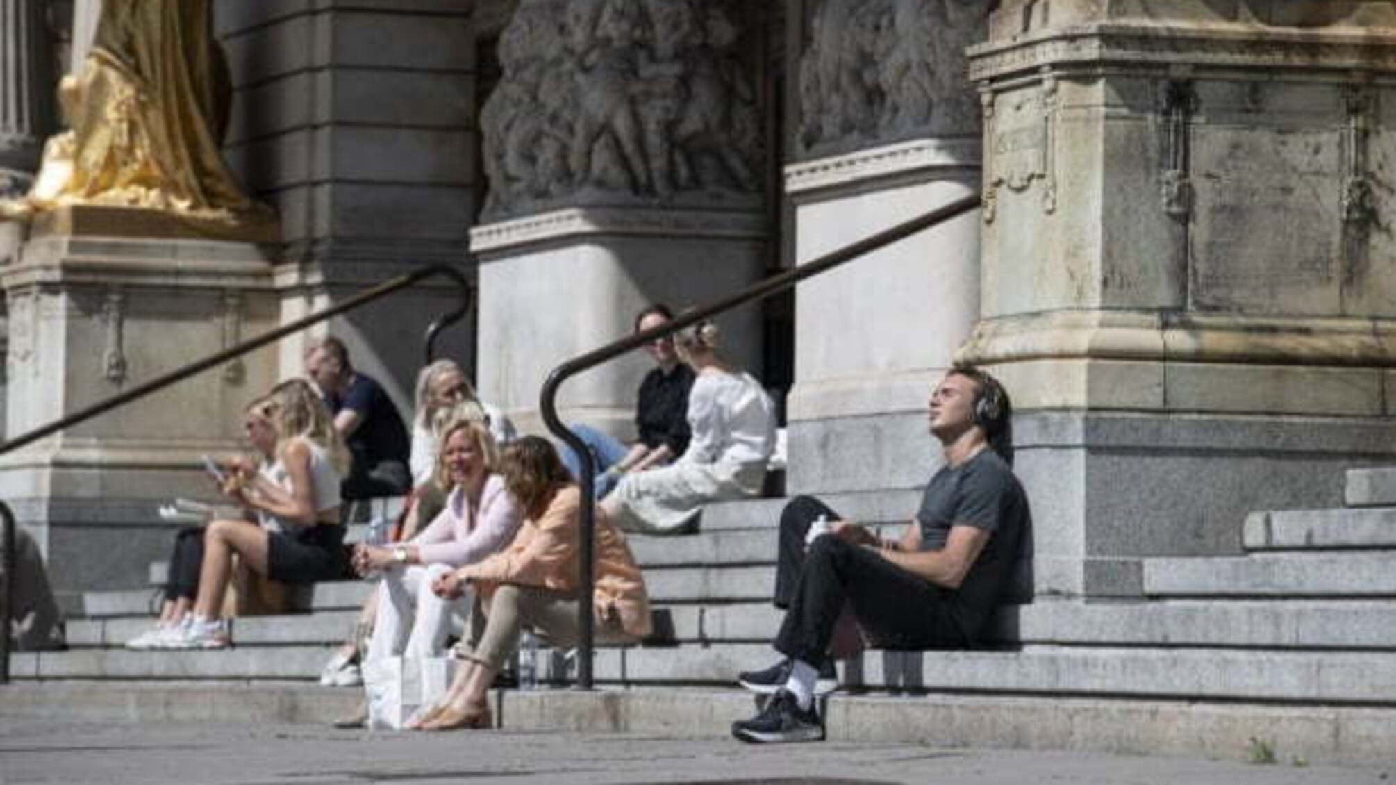 Швеція може змінити стратегію боротьби з коронавірусом