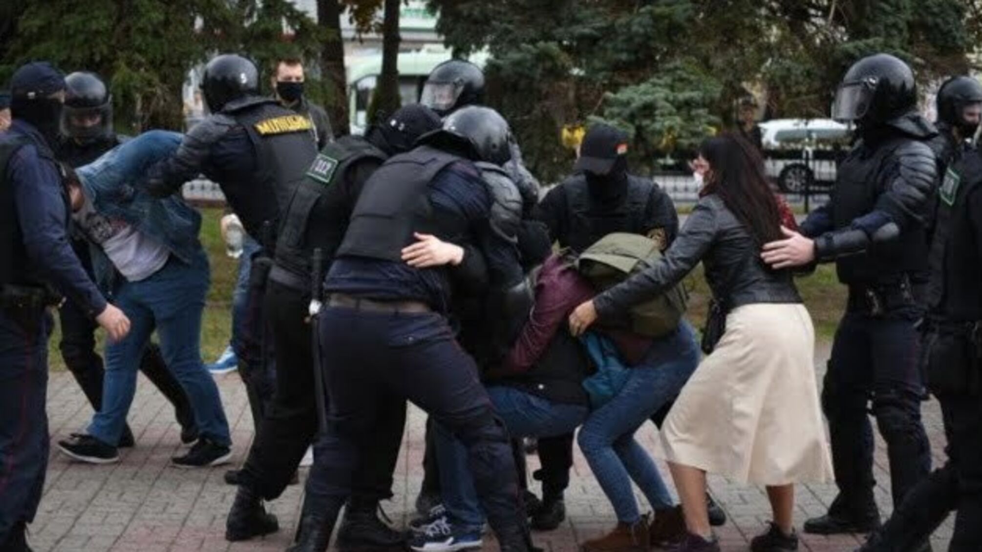 У Мінську затримали понад 40 протестувальників - правозахисники