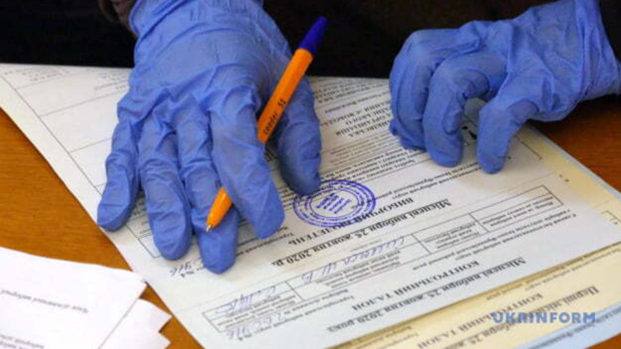 КВУ закликає виділити достатньо коштів на засоби захисту та прибирання дільниць у другому турі