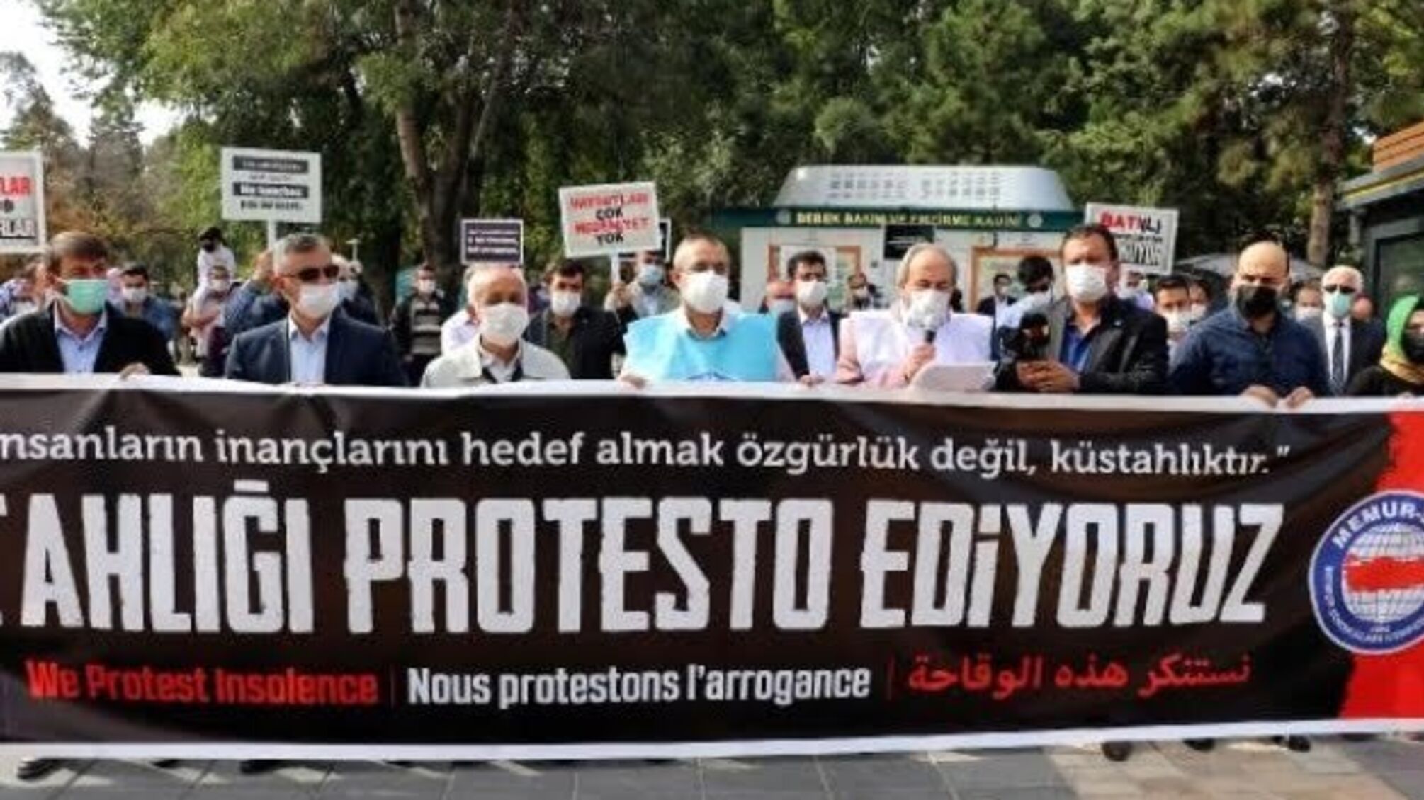 Акції протесту через заяви Макрона щодо ісламу пройшли у Туреччині