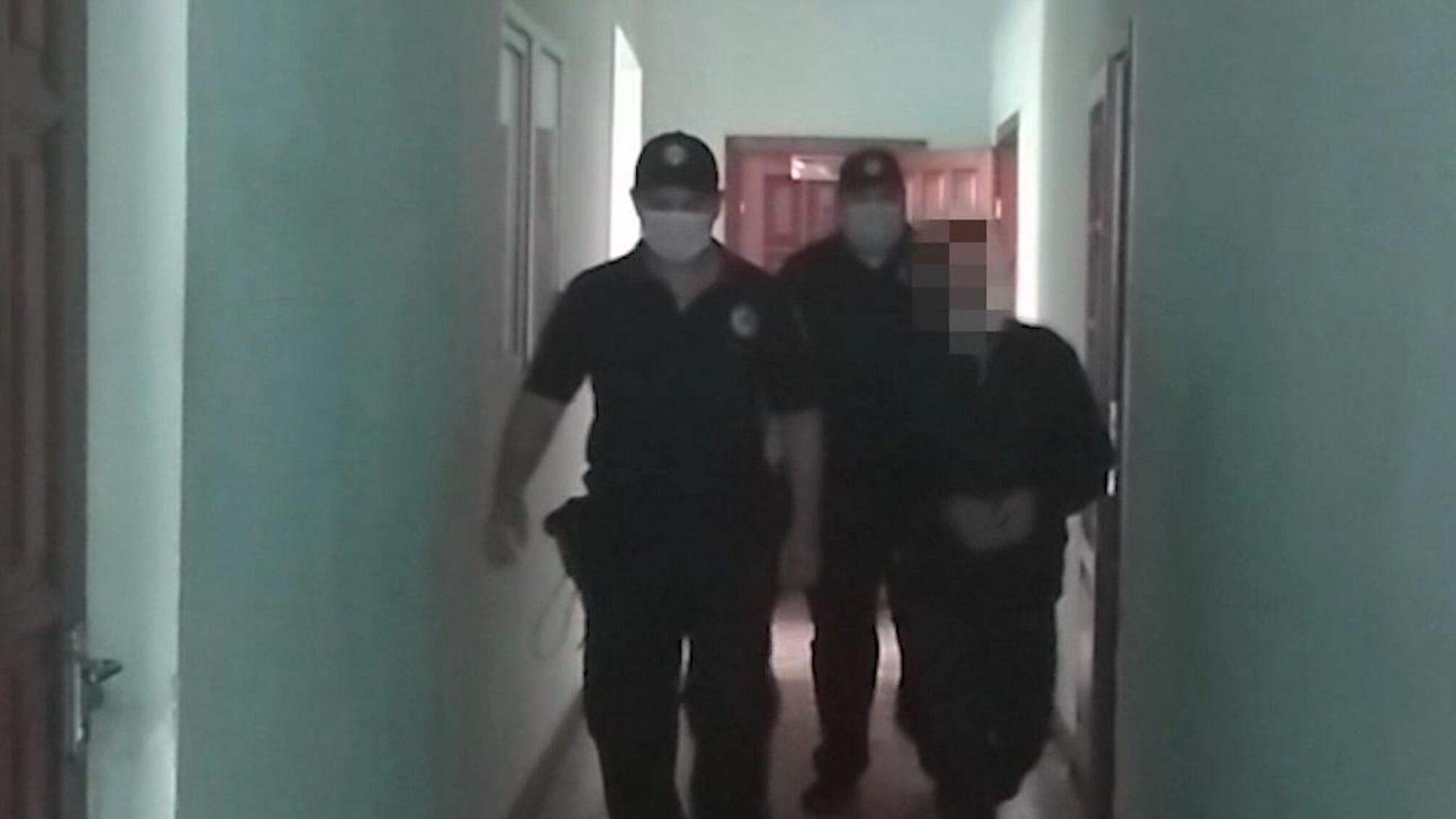 Поліцейські за кілька годин затримали чоловіка, який завдав смертельних травм своїй матері і намагався сховатися від правосуддя