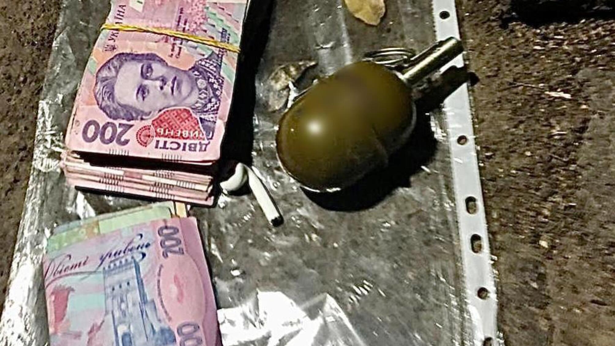 В Одесі правоохоронці затримали групу іноземців, які вимагали гроші у місцевого підприємця