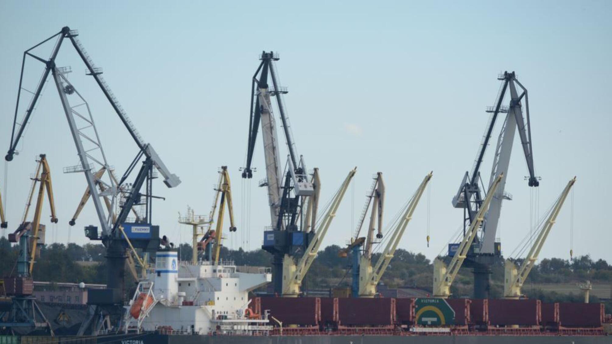 Керівників порту «Южний» викрили на зловживаннях у 47,5 млн грн