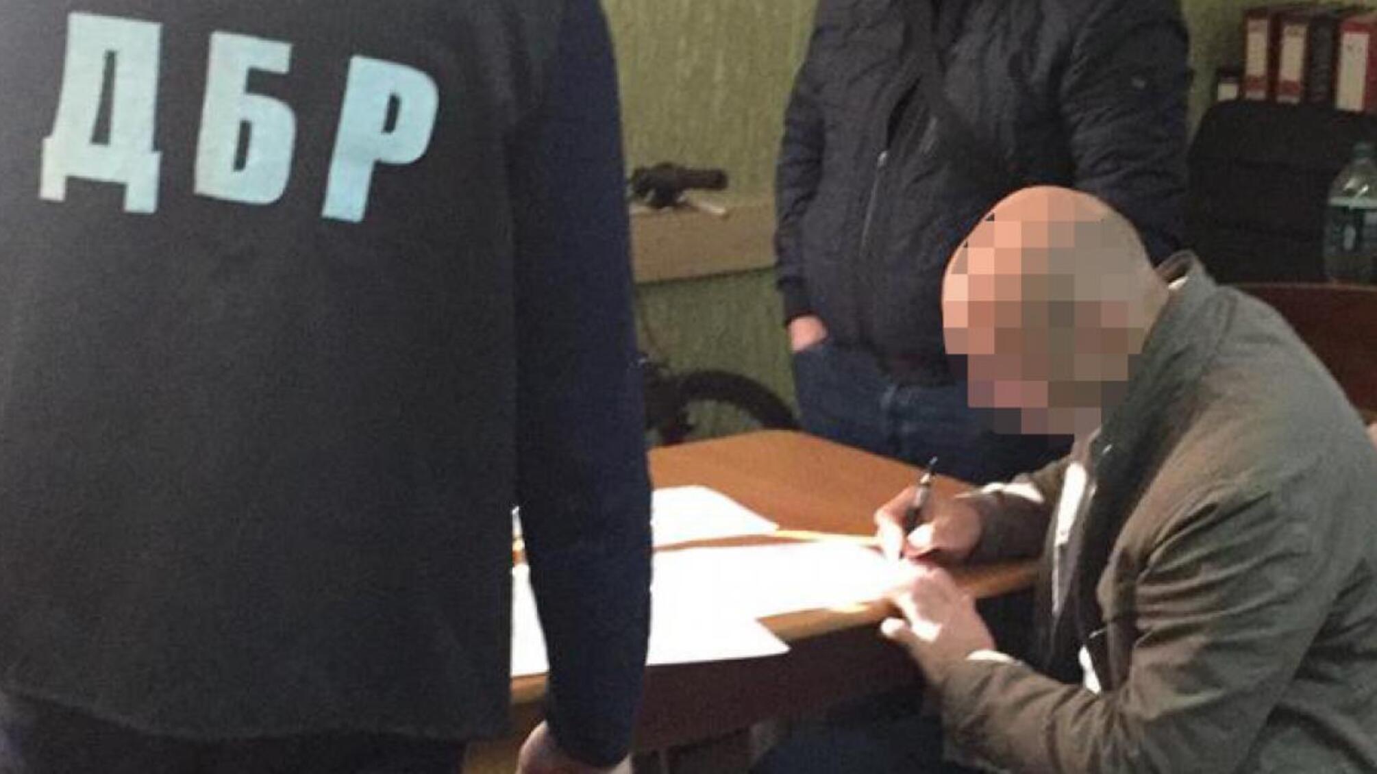 Привласнили викрадені коштовності на понад 130 000 грн – ДБР повідомило про підозру двом поліцейським з Кривого Рогу