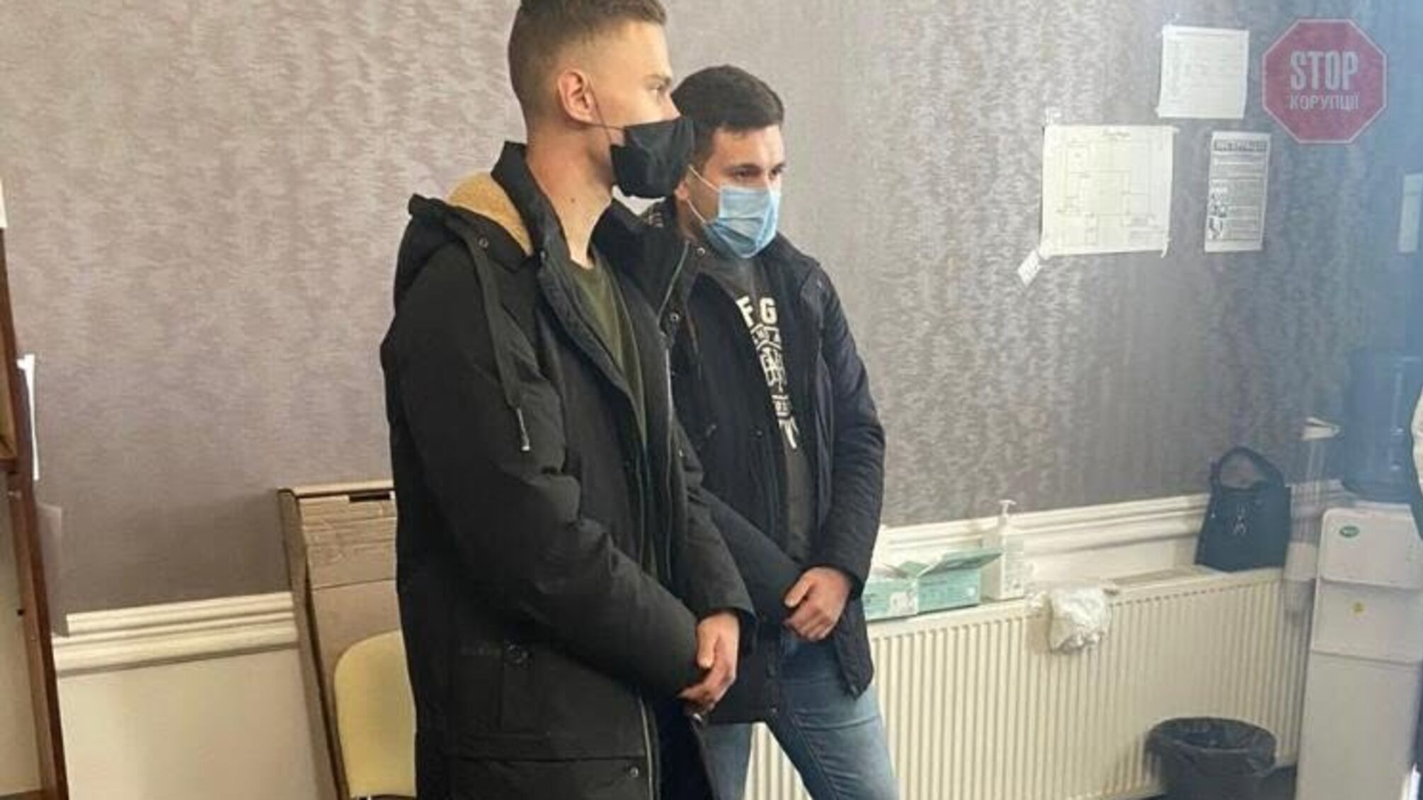 «Що робить?»: під Києвом у Гатному на дільниці зафіксували гастролерів