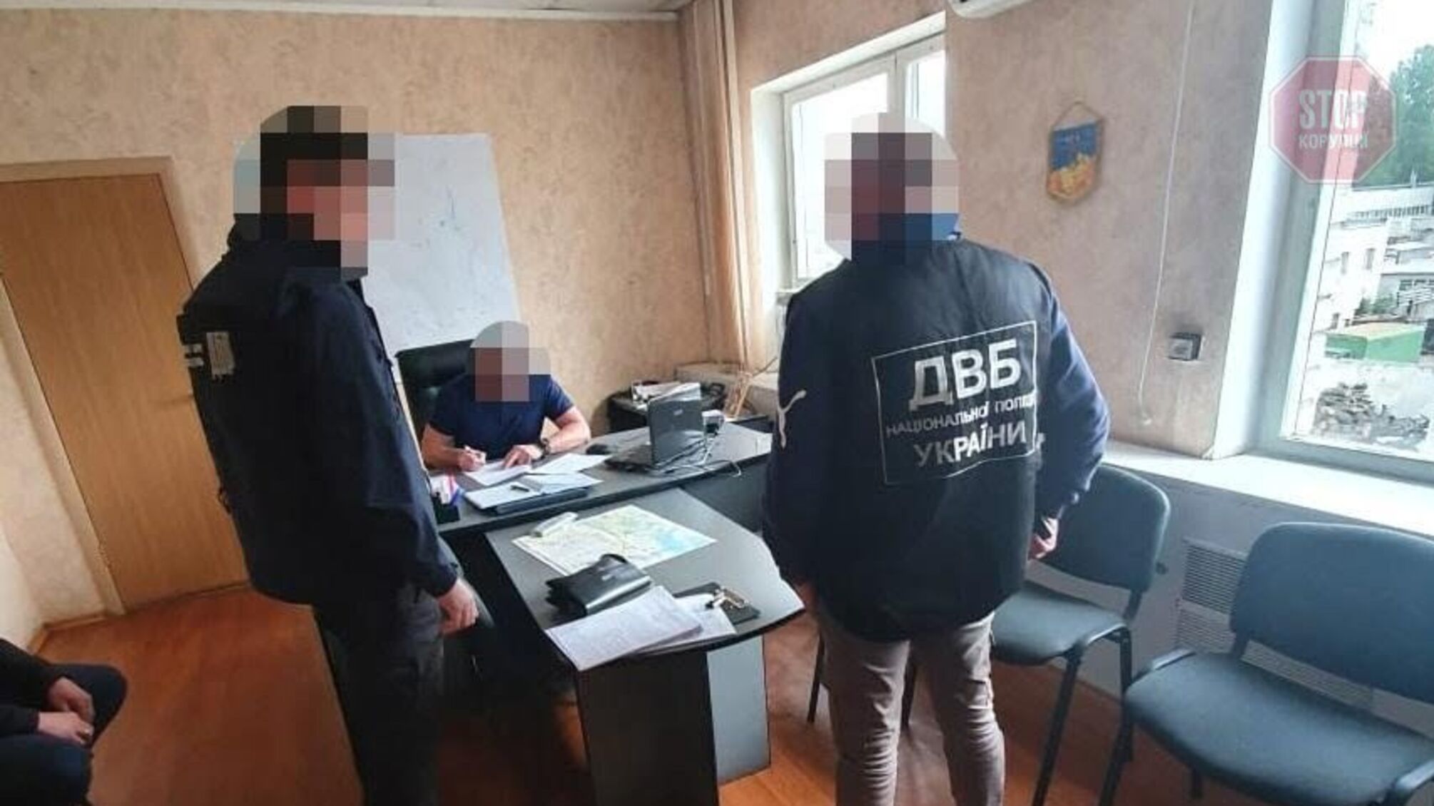 ДБР підозрює 6 правоохоронців у катуваннях в кабінетах Миколаївської поліції (відео)