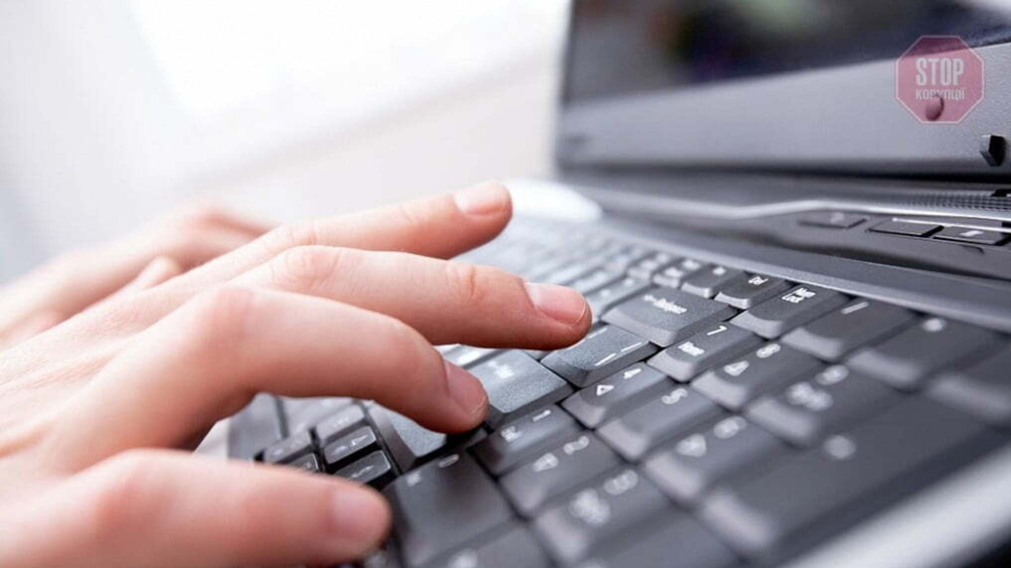 Купував в Інтернеті зброю: у жителя Дніпропетровщини знайшли цілий арсенал (фото)