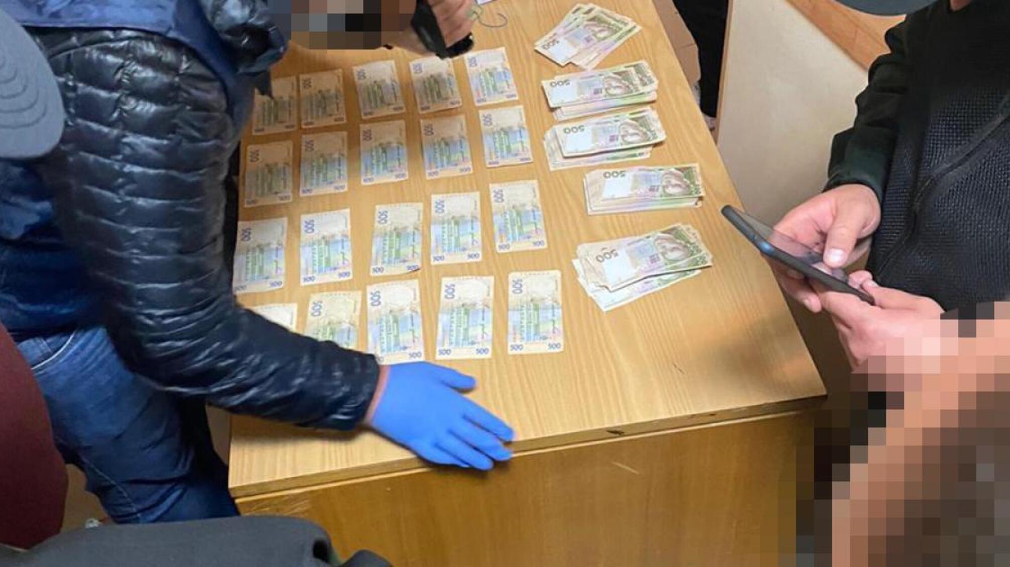 500 000 грн за закриття кримінального провадження – ДБР затримало заступника начальника – начальника слідчого відділення одного з відділів Нацполіції Київщини (ВІДЕО)