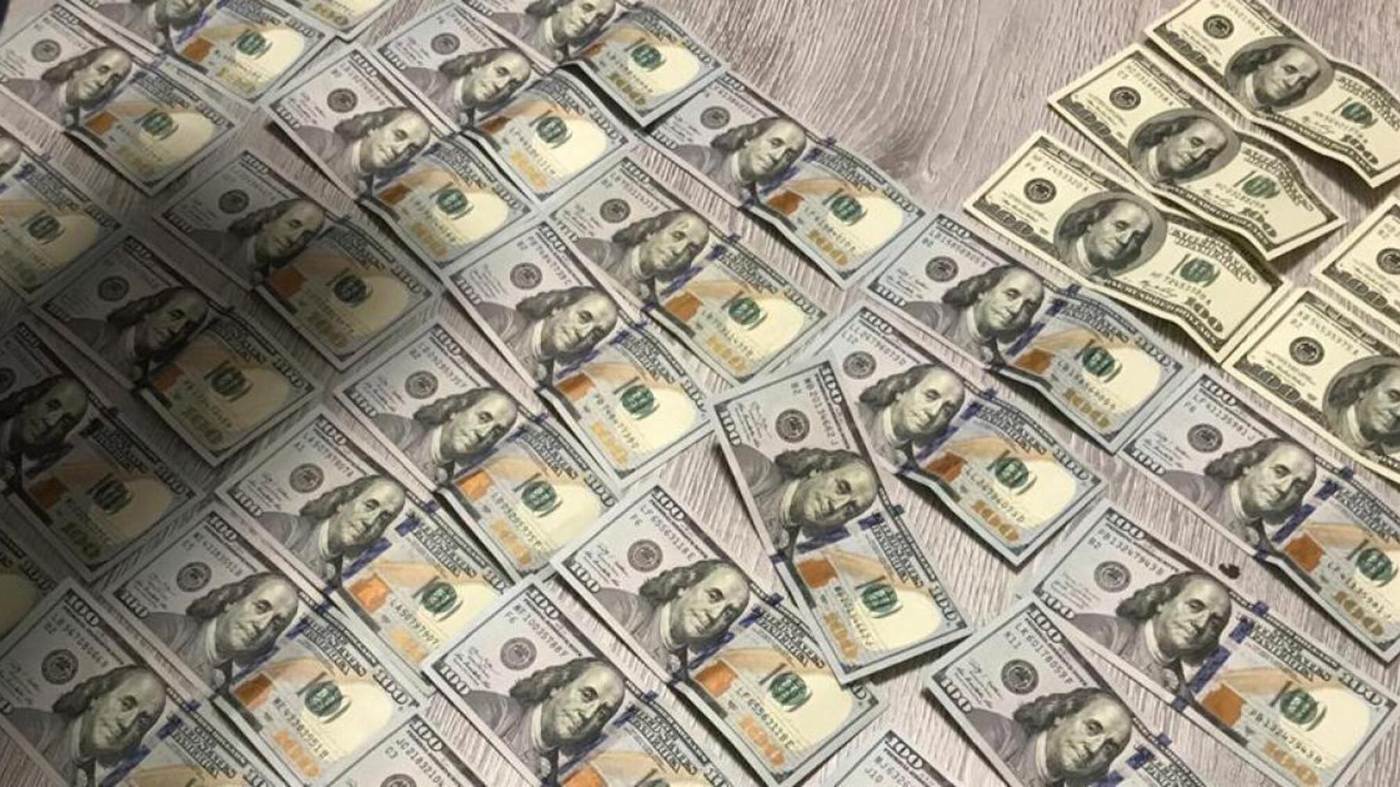 5 000 доларів США за повернення автомобіля та надання інформації щодо викрадачів – ДБР затримало «на гарячому» працівника СБУ