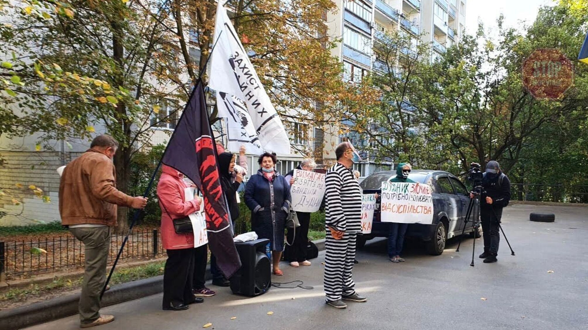 У столиці судять банкіра Дудника разом із його псевдоактивістами: під Фемідою розгорнувся протест