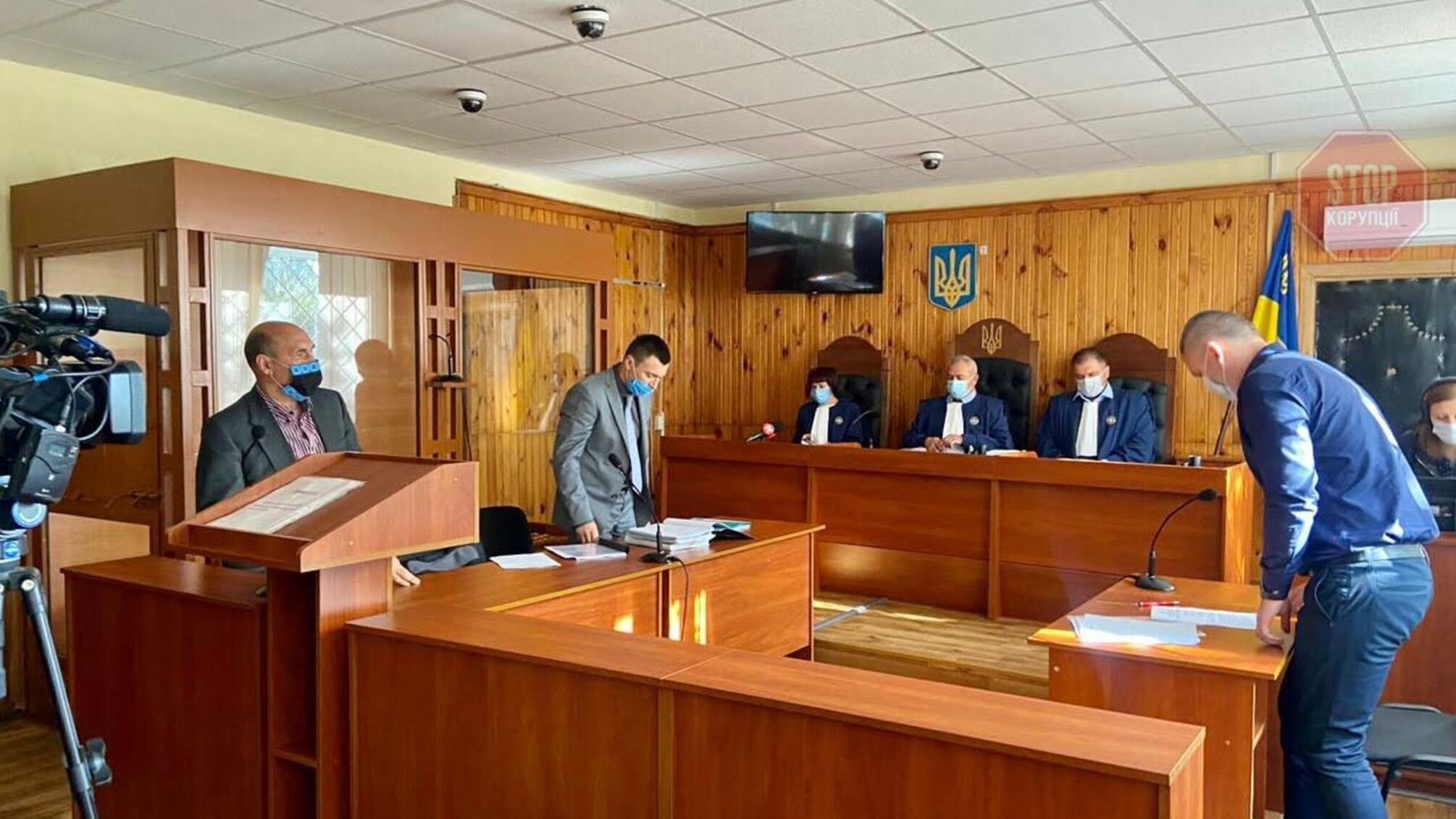 Прокуратура затягує справу про вимагання 14 тисяч доларів сільським головою Микуличів