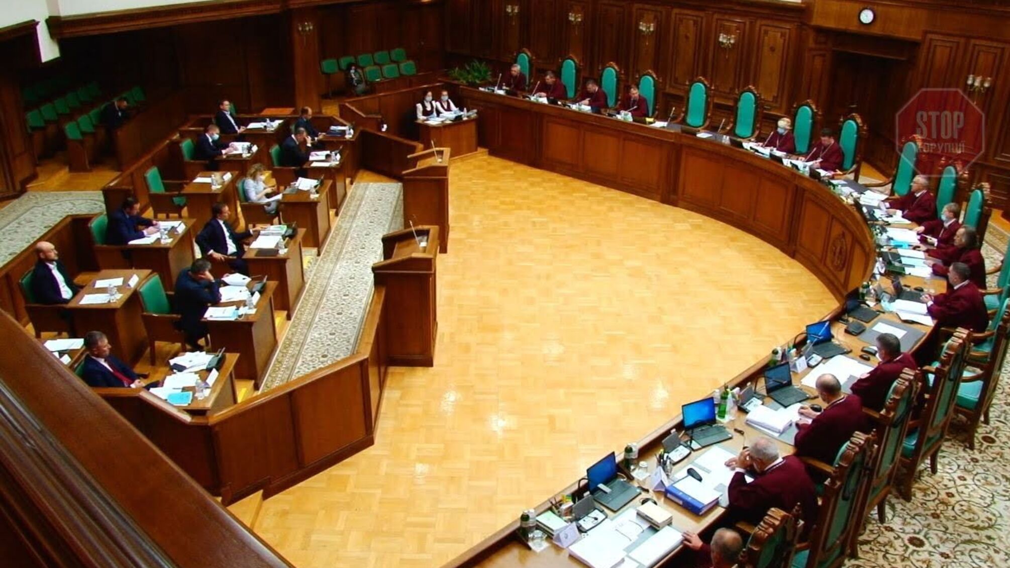У Конституційному суді майже 50 нардепів від ОПЗЖ вимагали повернути недоторканність