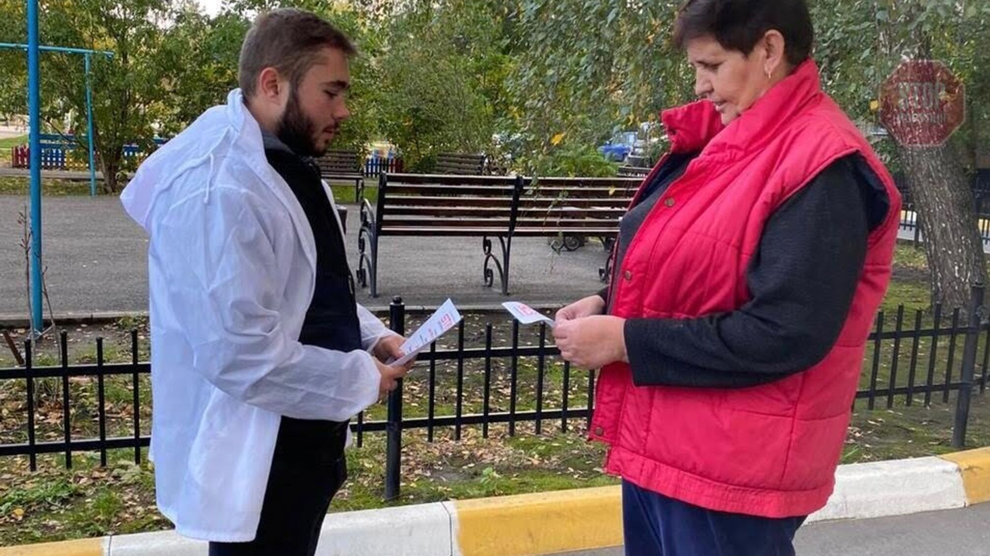 В Обухові кандидат відкриває рахунки для виборців у банку і закидає по 1300 гривень