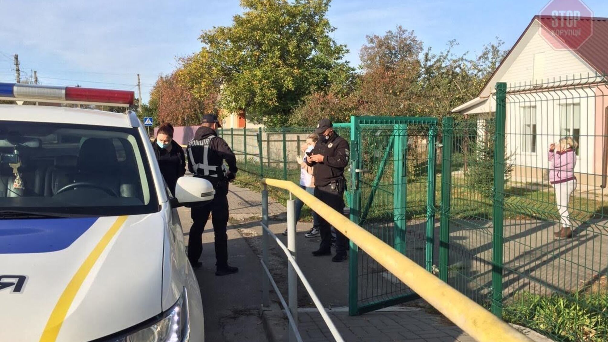 Екзитпол в інстаграмі: у Прилуках на дільниці затримали самозванця, який збирався провести «соцопитування»