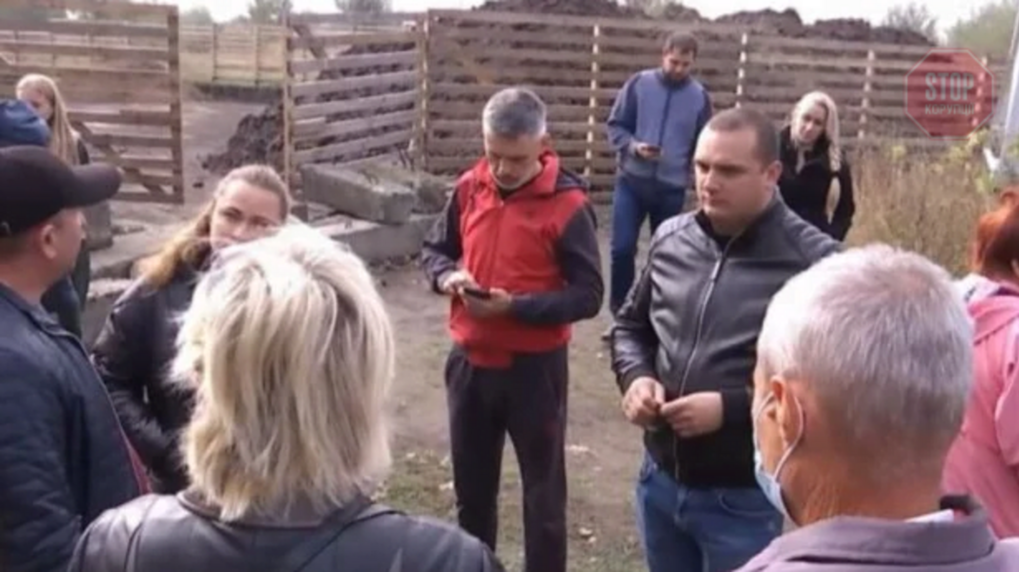 На Дніпропетровщині бізнесмен влаштував незаконне звалище токсичних відходів