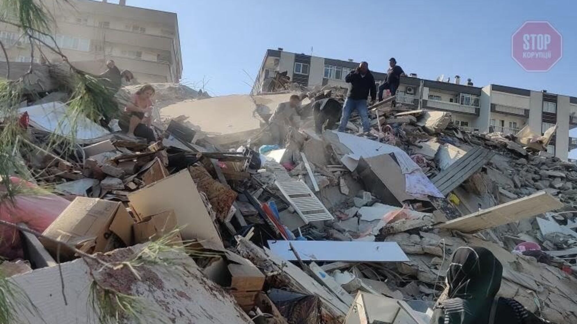 Багато будинків зруйновано: в Туреччині та Греції стався потужний землетрус (відео)