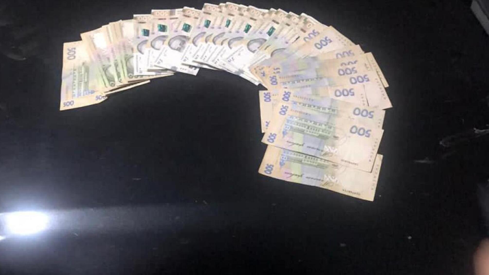 23 000 гривень за переміщення тютюнових виробів з Республіки Білорусь – ДБР затримало прикордонника