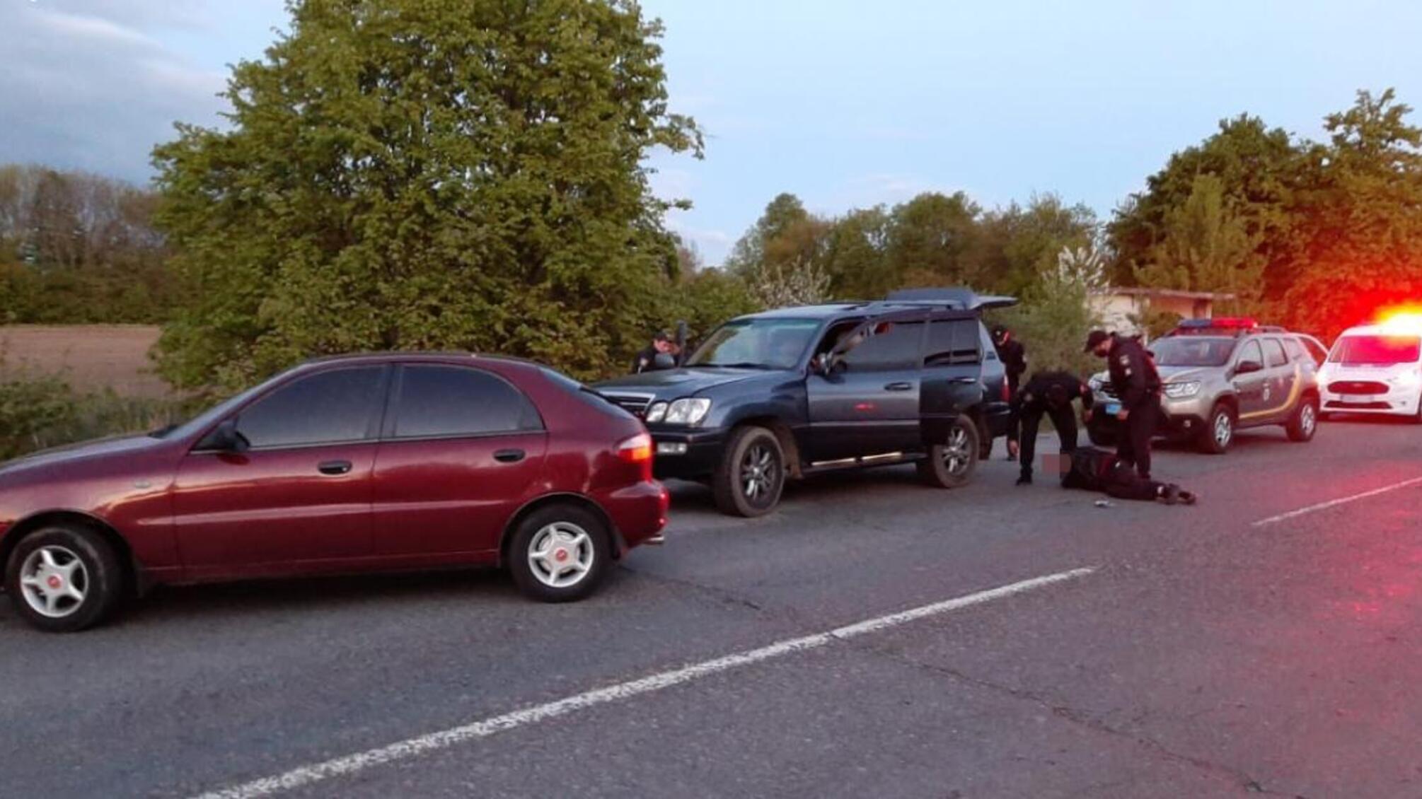 Експоліцейського Вінниччини разом зі спільниками судитимуть за грабіж, поєднаний із застосуванням насильства