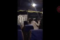 “Щоб ти здохла”: на Волині в автобусі дві жінки влаштували бійку через маску (відео)
