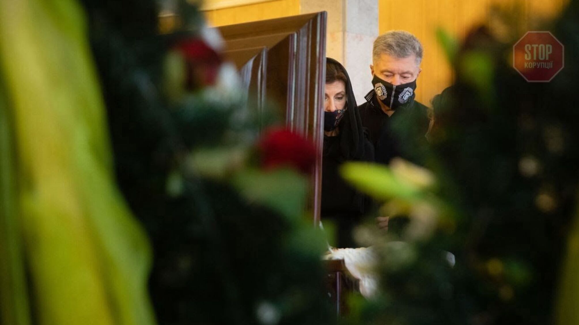 Хворіла на коронавірус: померла мама дружини Петра Порошенка