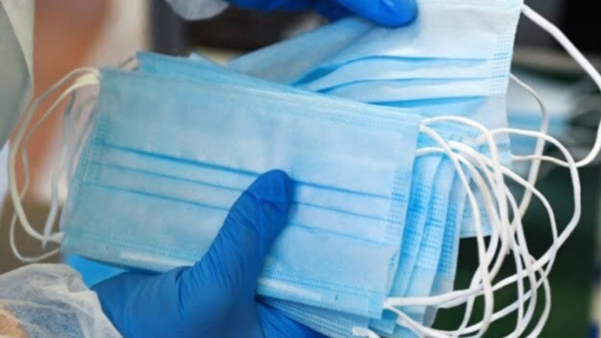 Уряд Естонії даруватиме захисні маски людям з низькими прибутками