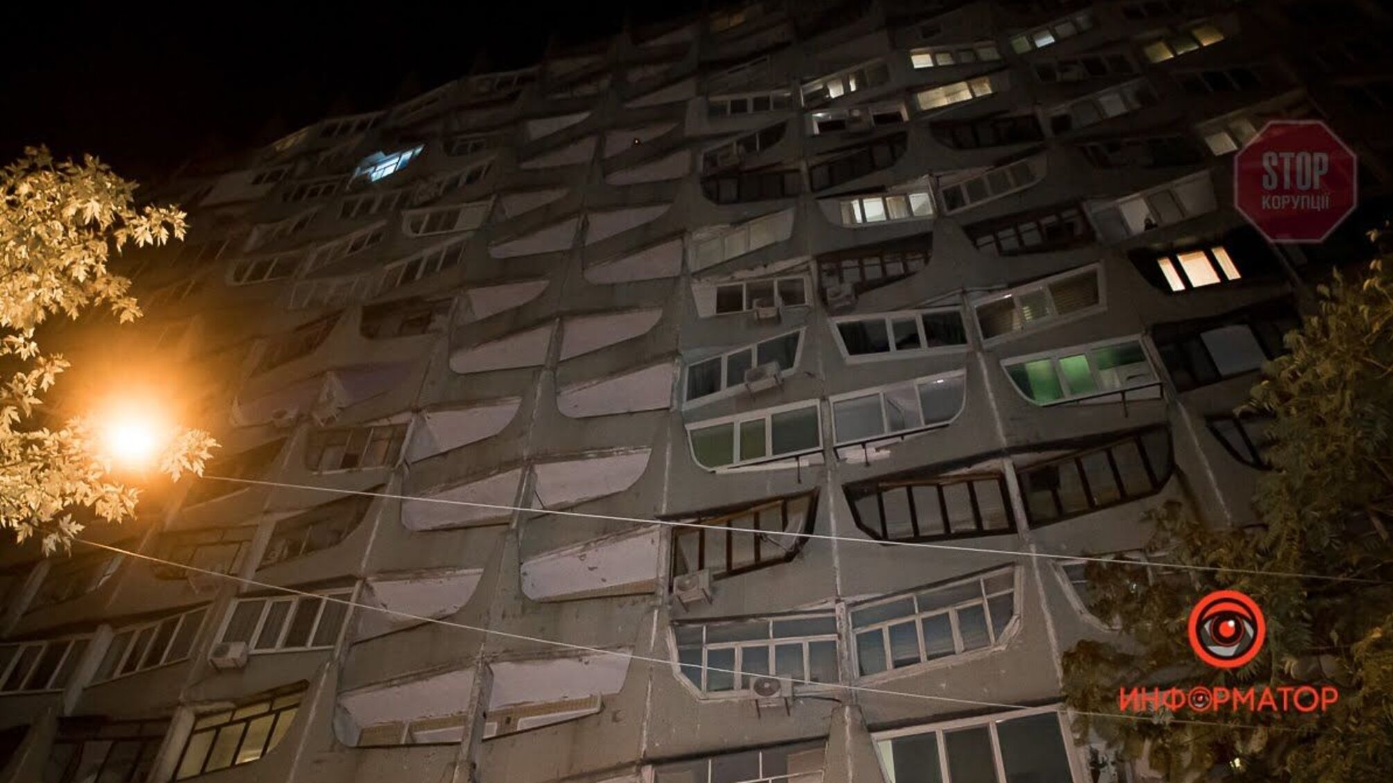 У Дніпрі 20-річний хлопець вистрибнув з 15 поверху