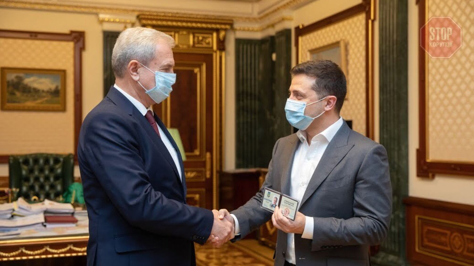 Гриневецький брав участь у з'їзді сепаратистів та голосував за диктаторські закони