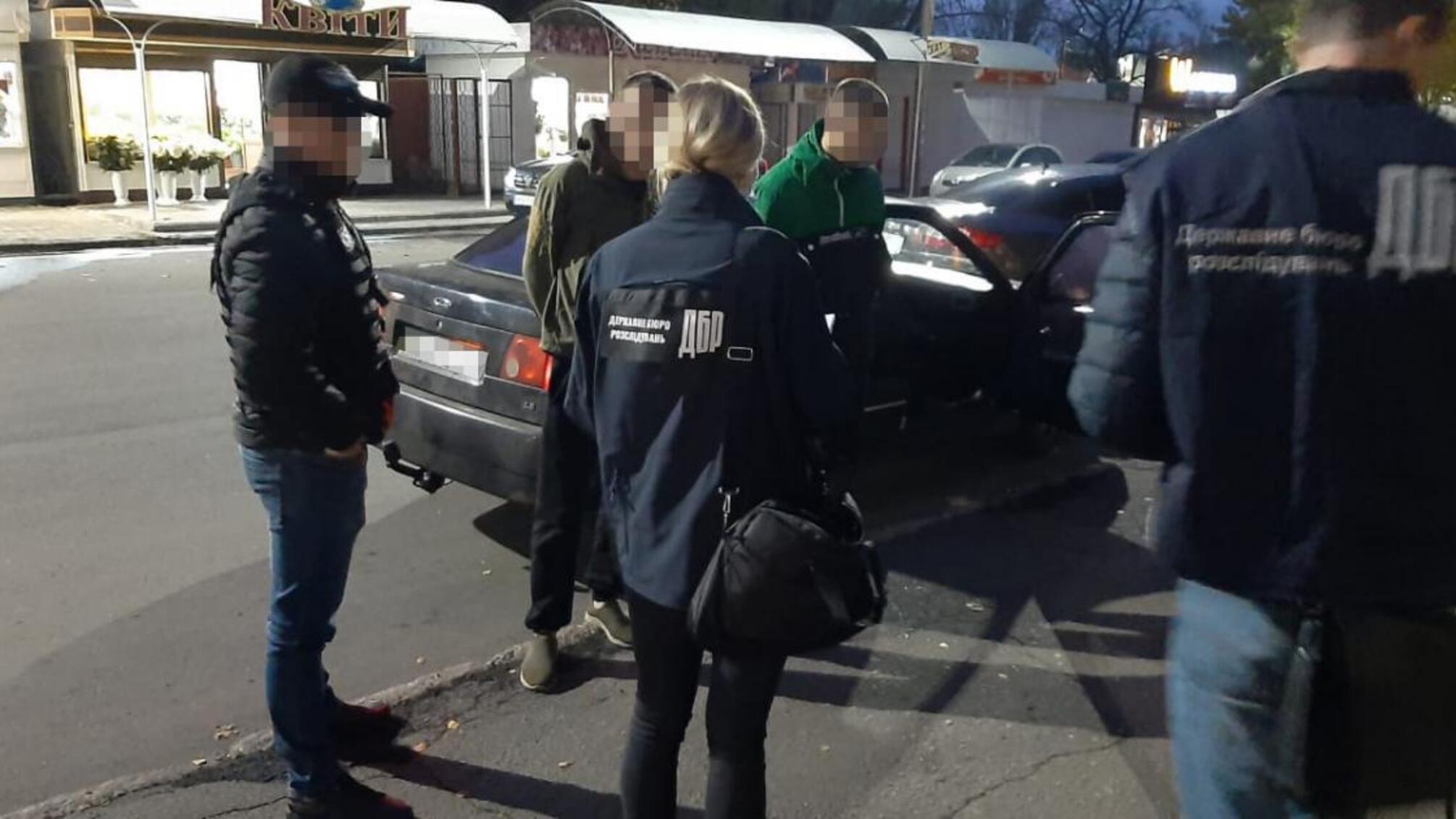 Неправомірна вигода за сприяння у звільненні від покарання ув'язненого – ДБР затримало «на гарячому» посадовця Петрівської виправної колонії