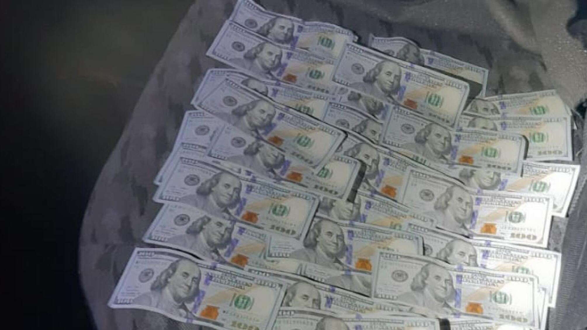 Заволодіння 3000 доларів шляхом обману - ДБР завершило досудове розслідування відносно оперуповноваженого Миколаївської поліції