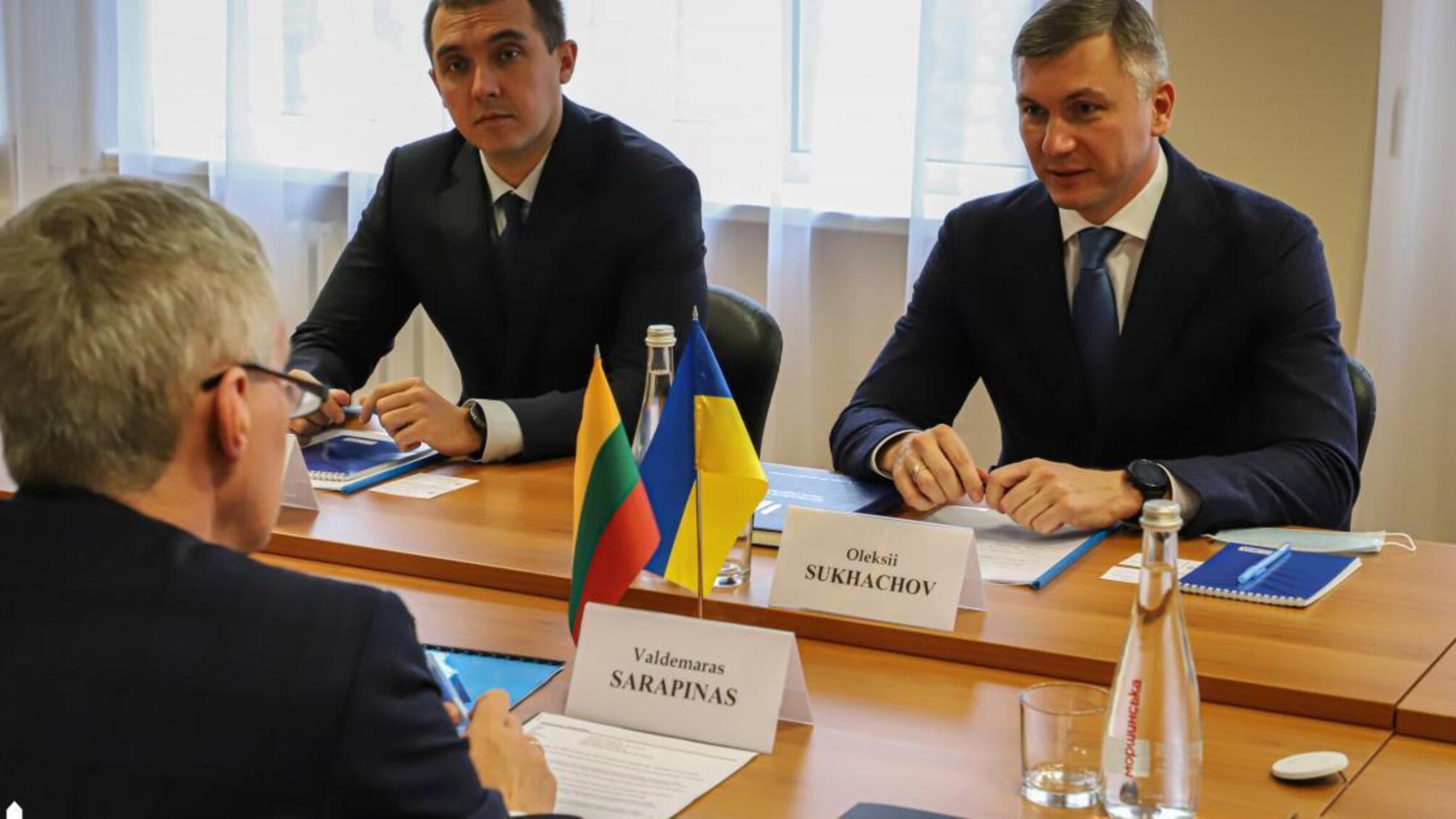 Керівники ДБР провели робочу зустріч із представниками Посольства Литви в України
