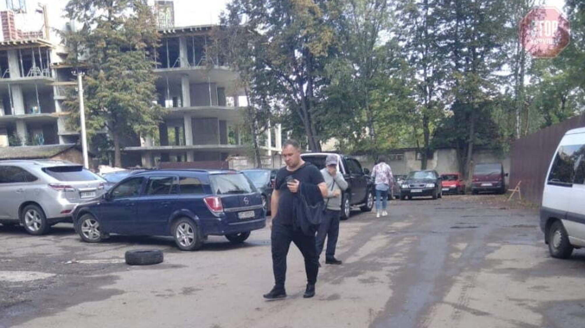 В Івано-Франківську невідомі пошкодили авто викривачів корупції в місцевому ДАБІ