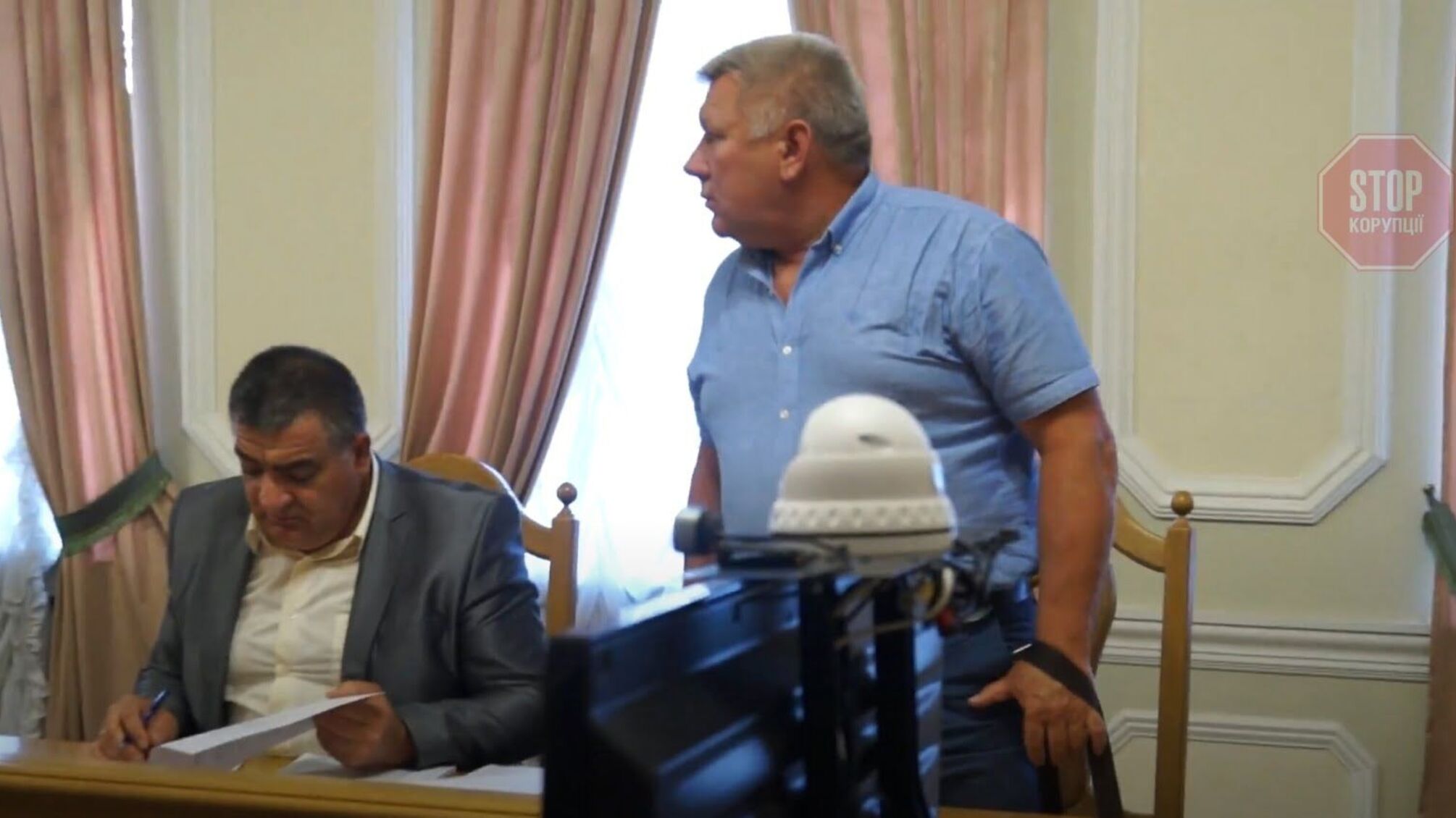 Судові каруселі: корумповані суди Вінничини 9 років перекидають справу по колу