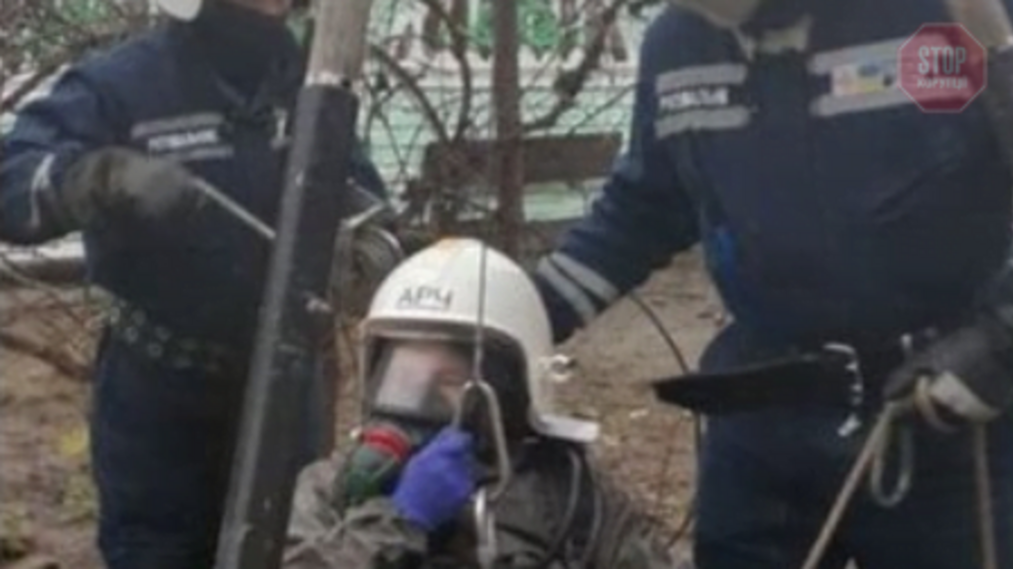 Впав у криницю і вбився: на Франківщині стався нещасний випадок