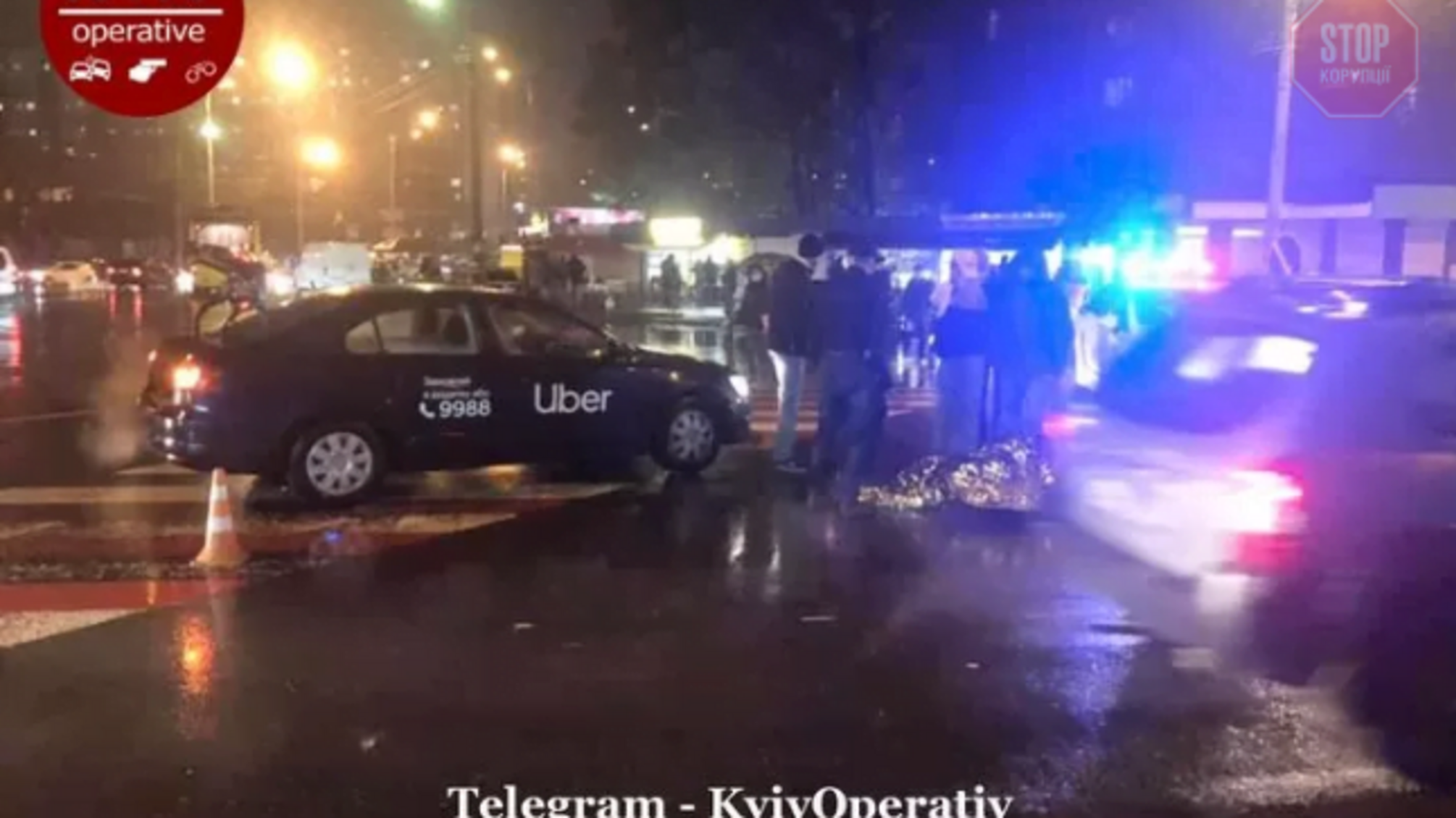 У столиці таксі збило жінку