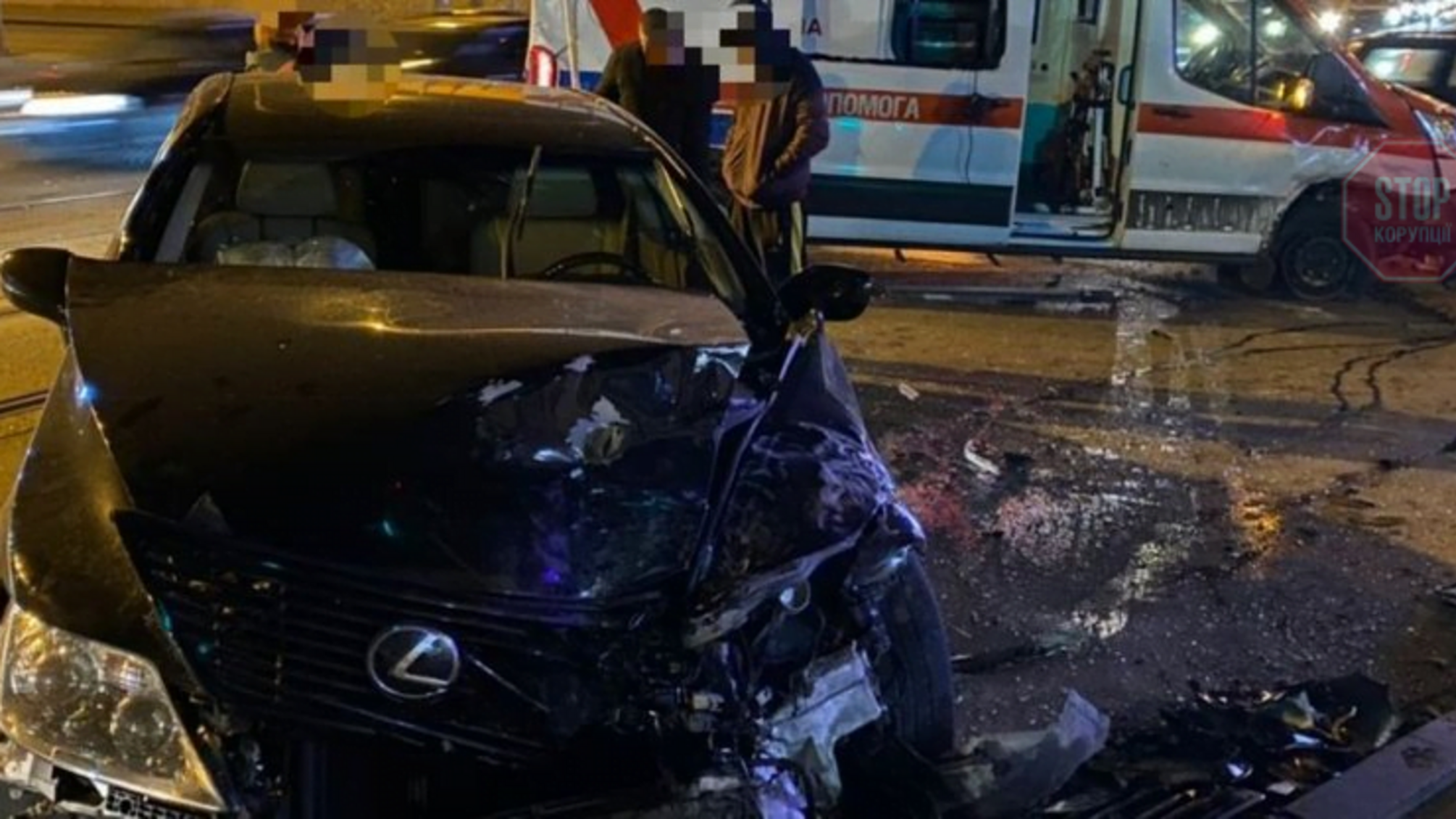 В Одесі ''швидка'' потрапила в ДТП, є поранені (фото)