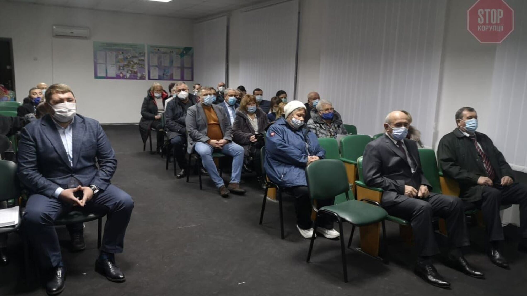 Російською і без протоколів: активістів обурила перша сесія Святогірської міськради на Донеччині